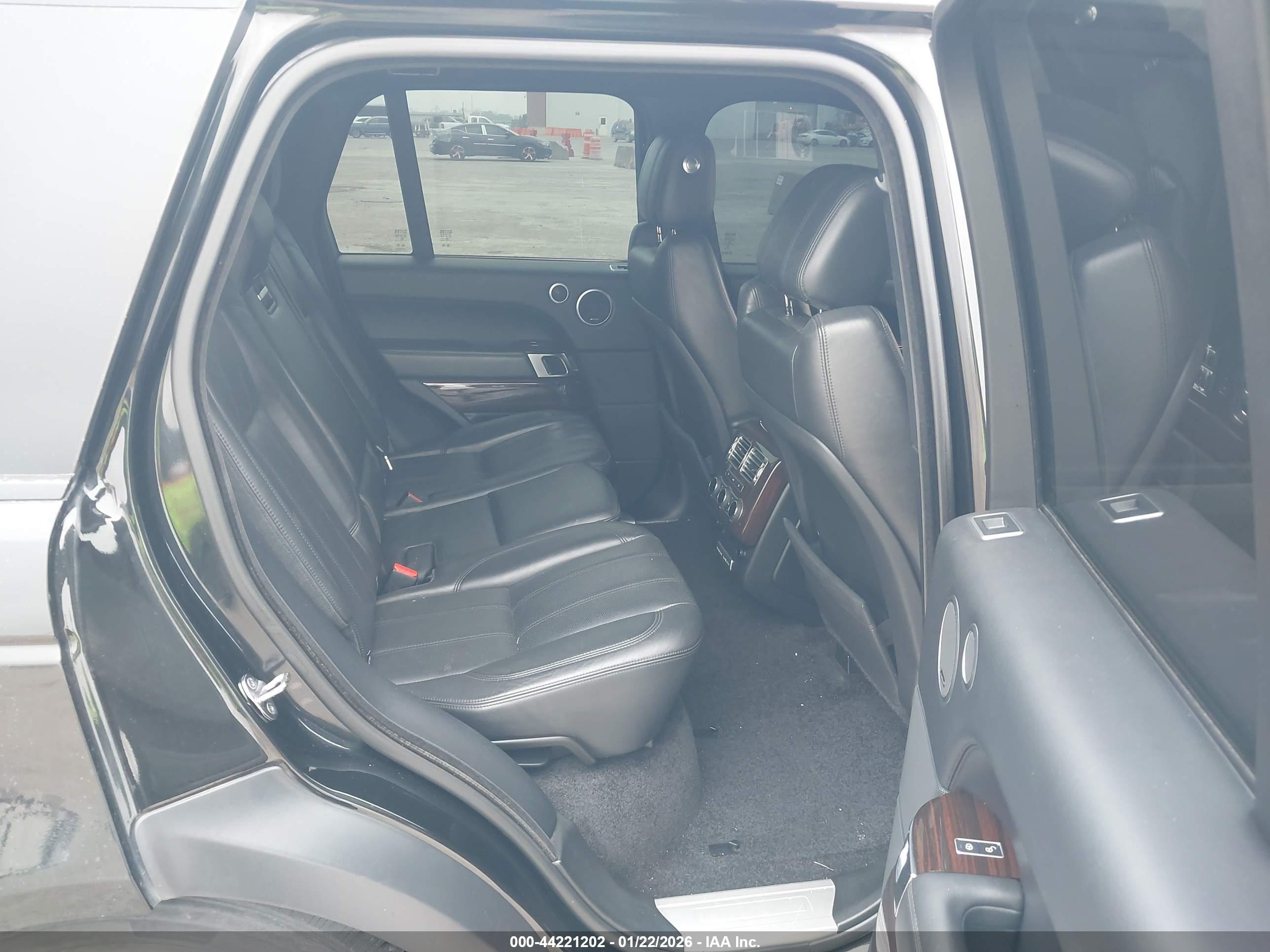 LAND ROVER image 8