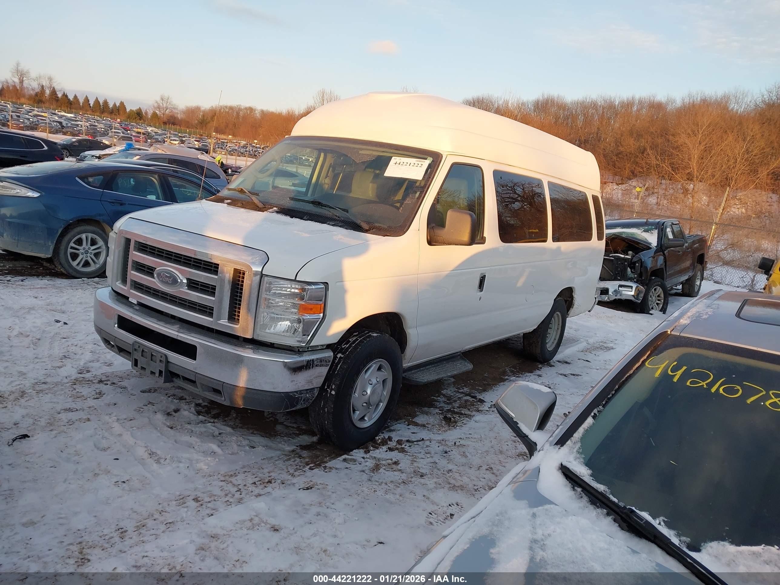 FORD E-350 image 2