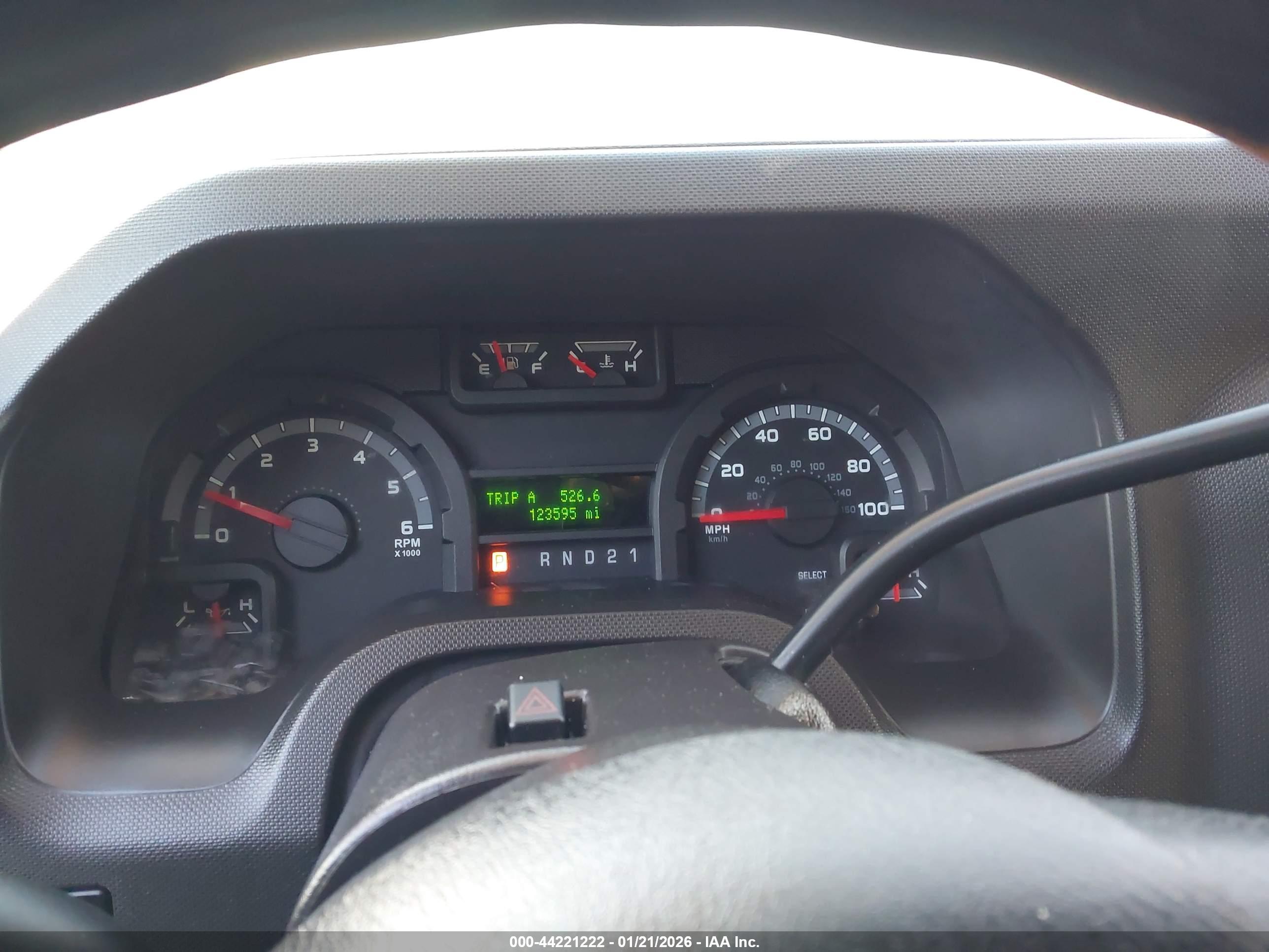 FORD E-350 image 7