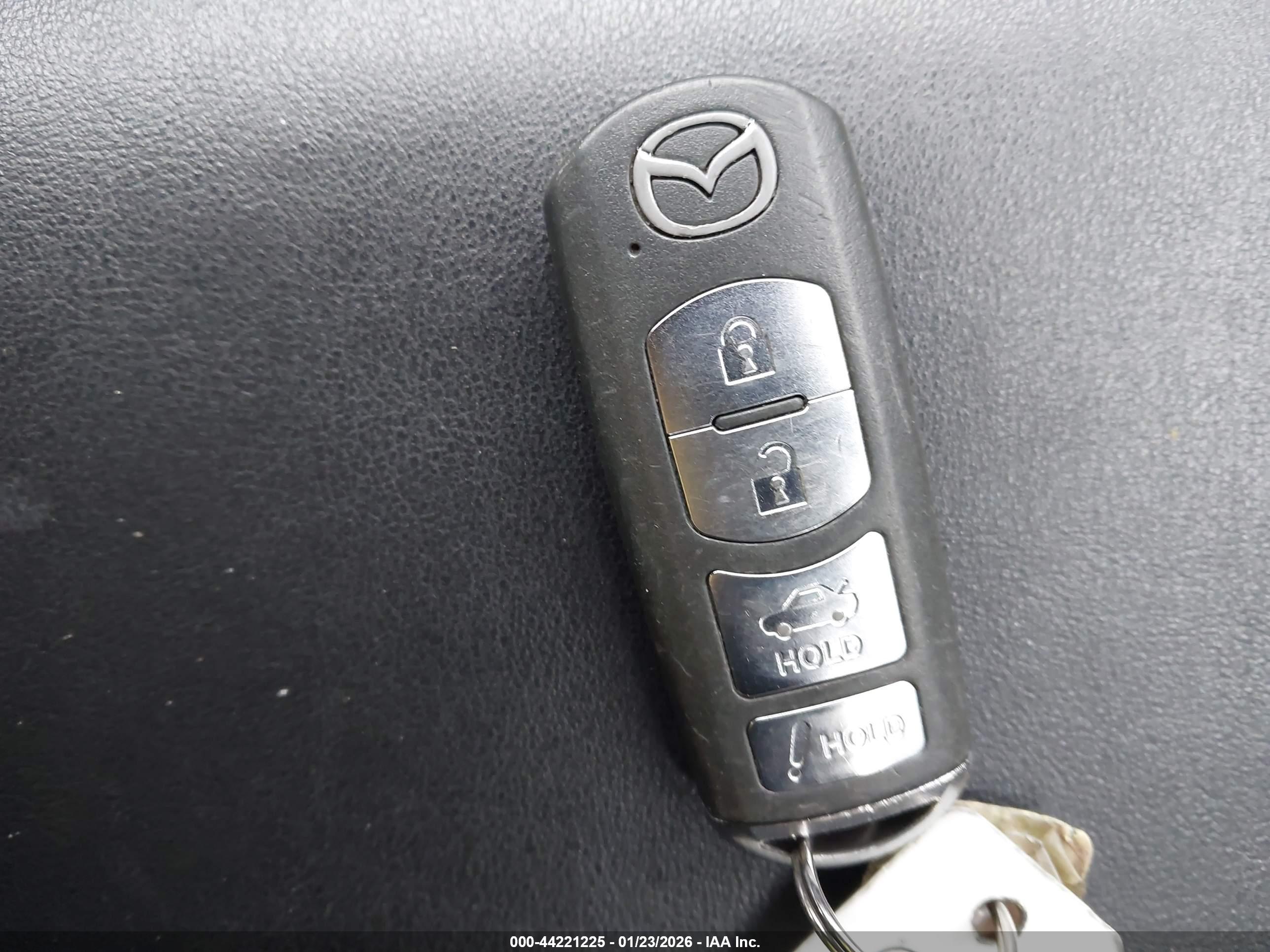 MAZDA MAZDA3 image 11