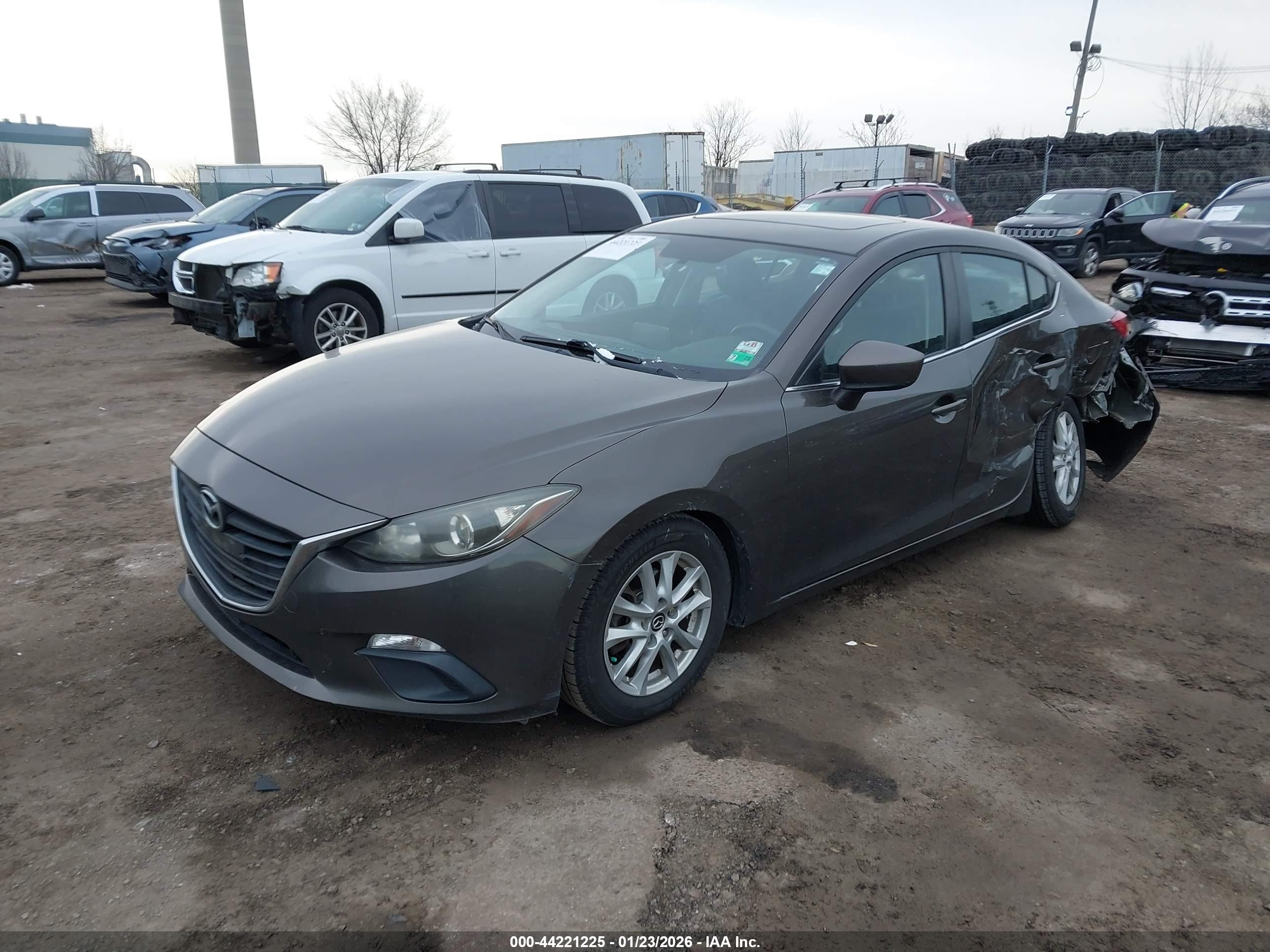 MAZDA MAZDA3 image 2