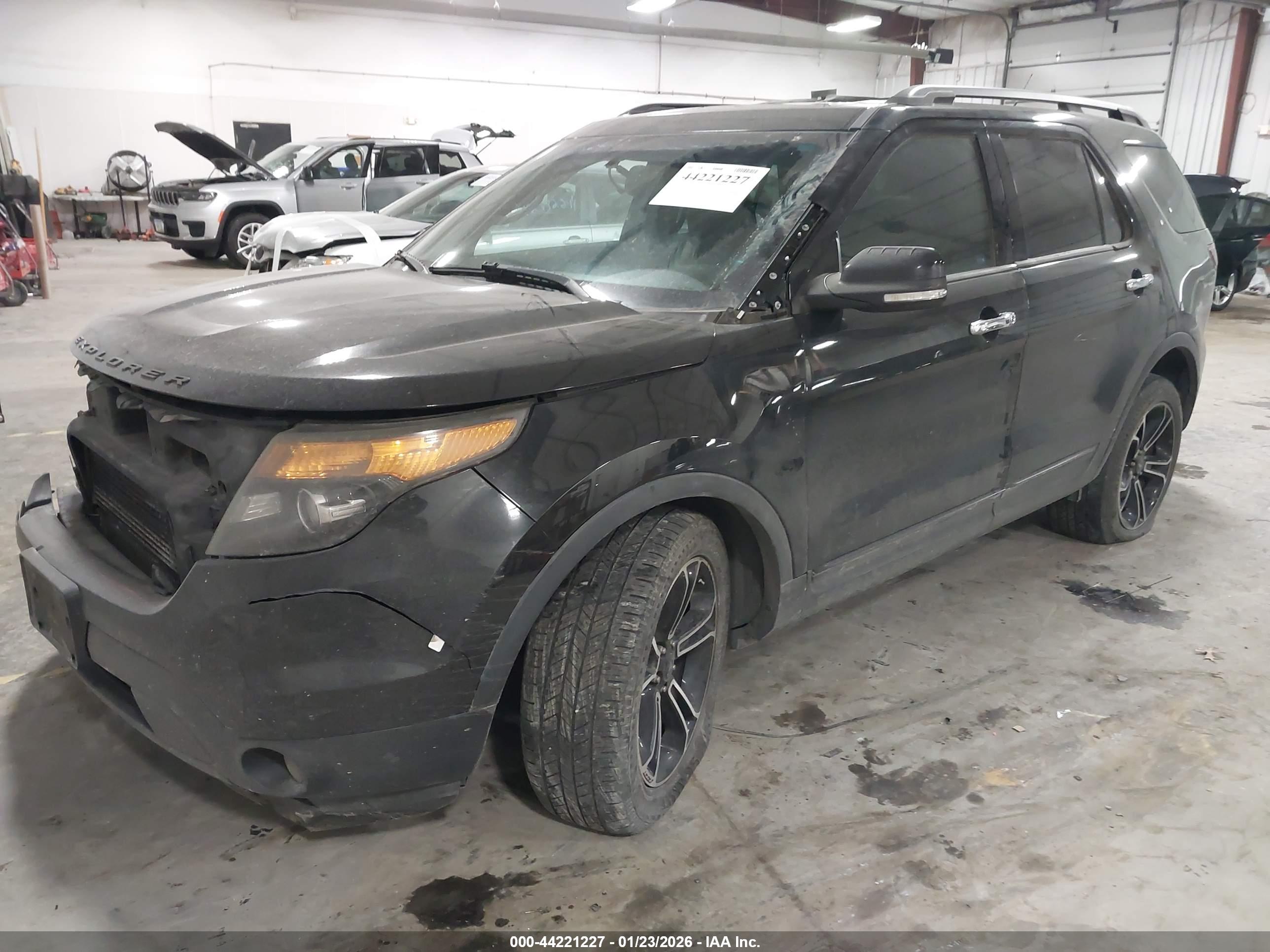FORD EXPLORER image 2