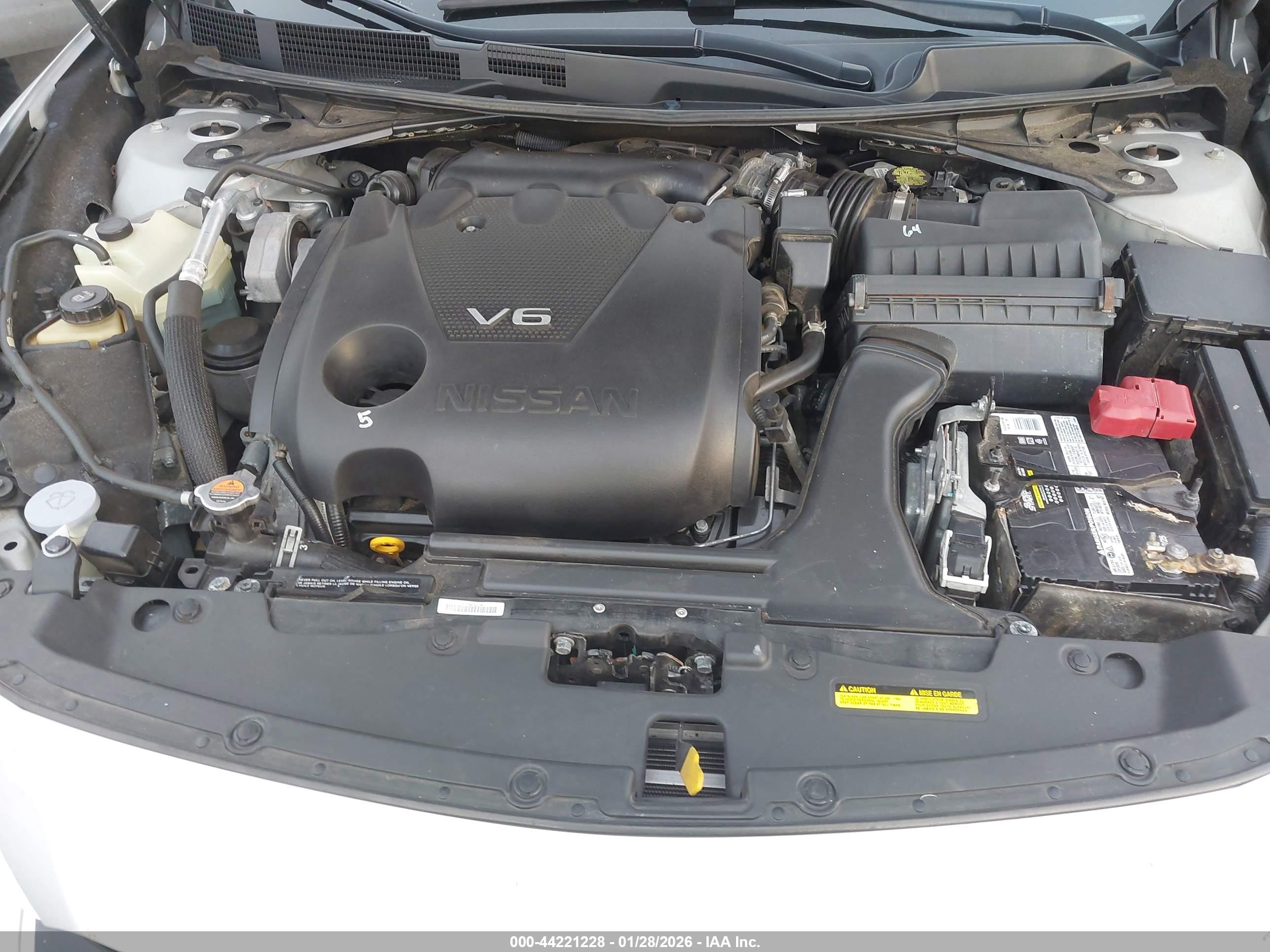 NISSAN MAXIMA image 10