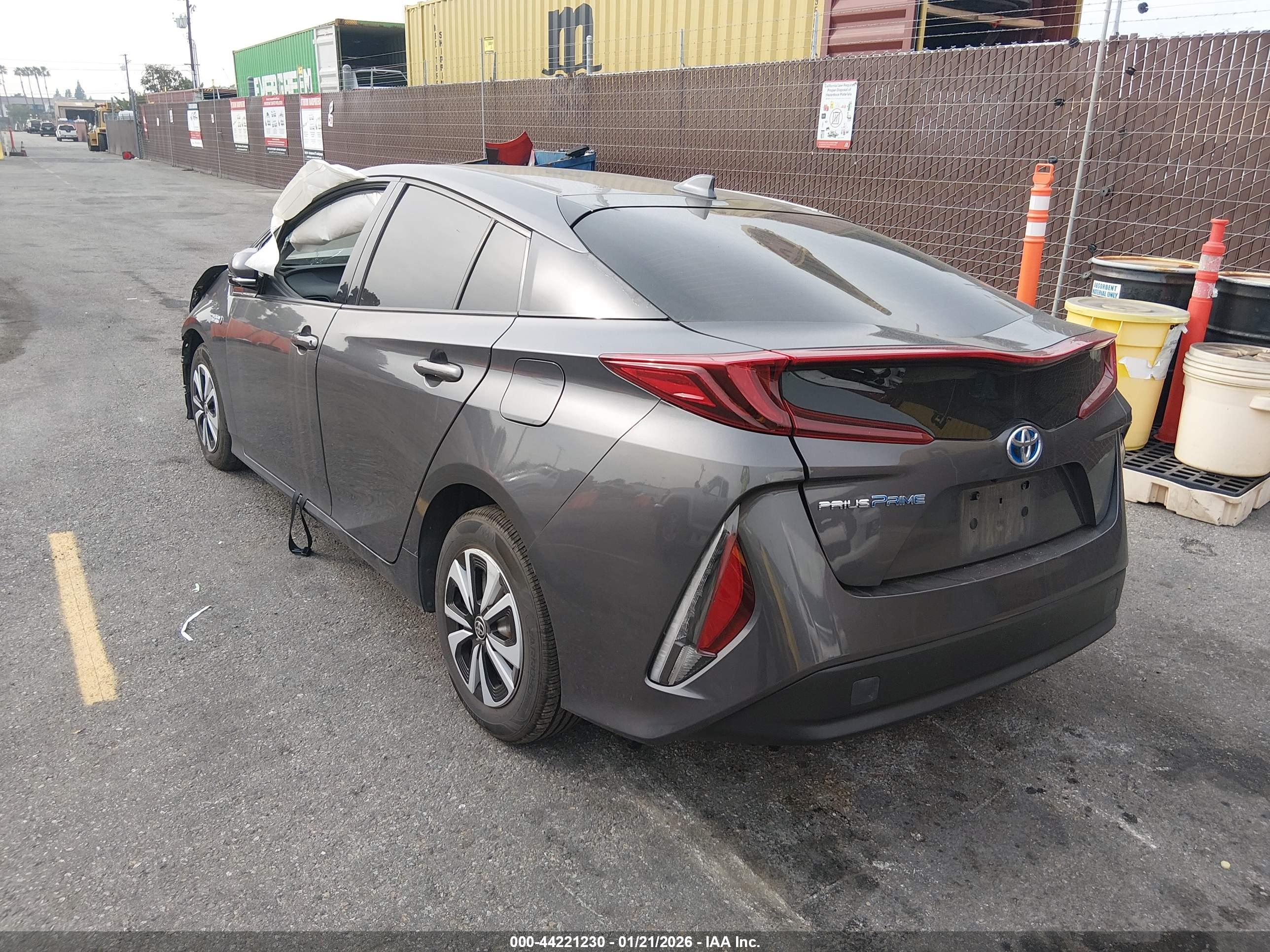 TOYOTA PRIUS image 3