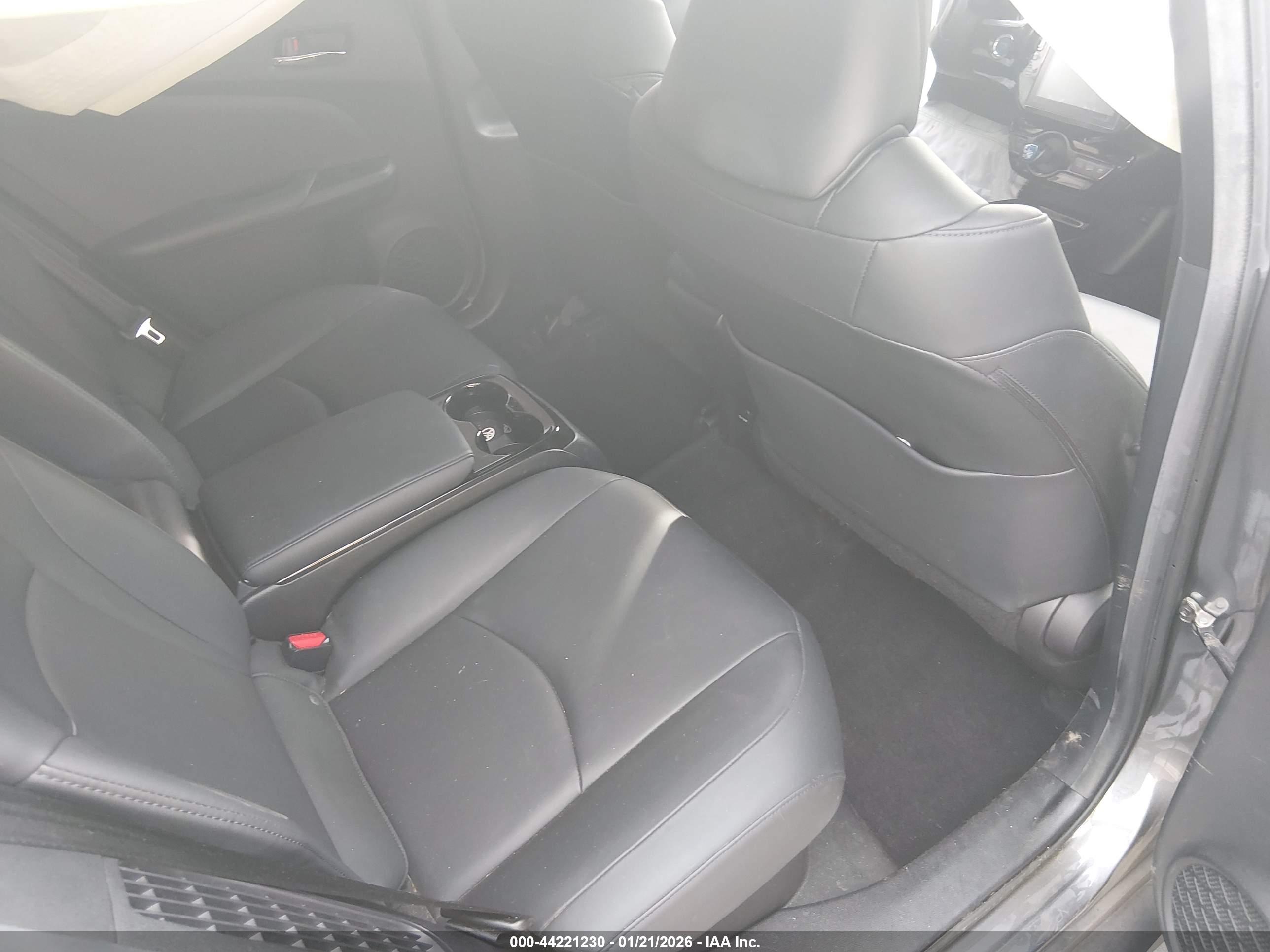 TOYOTA PRIUS image 8