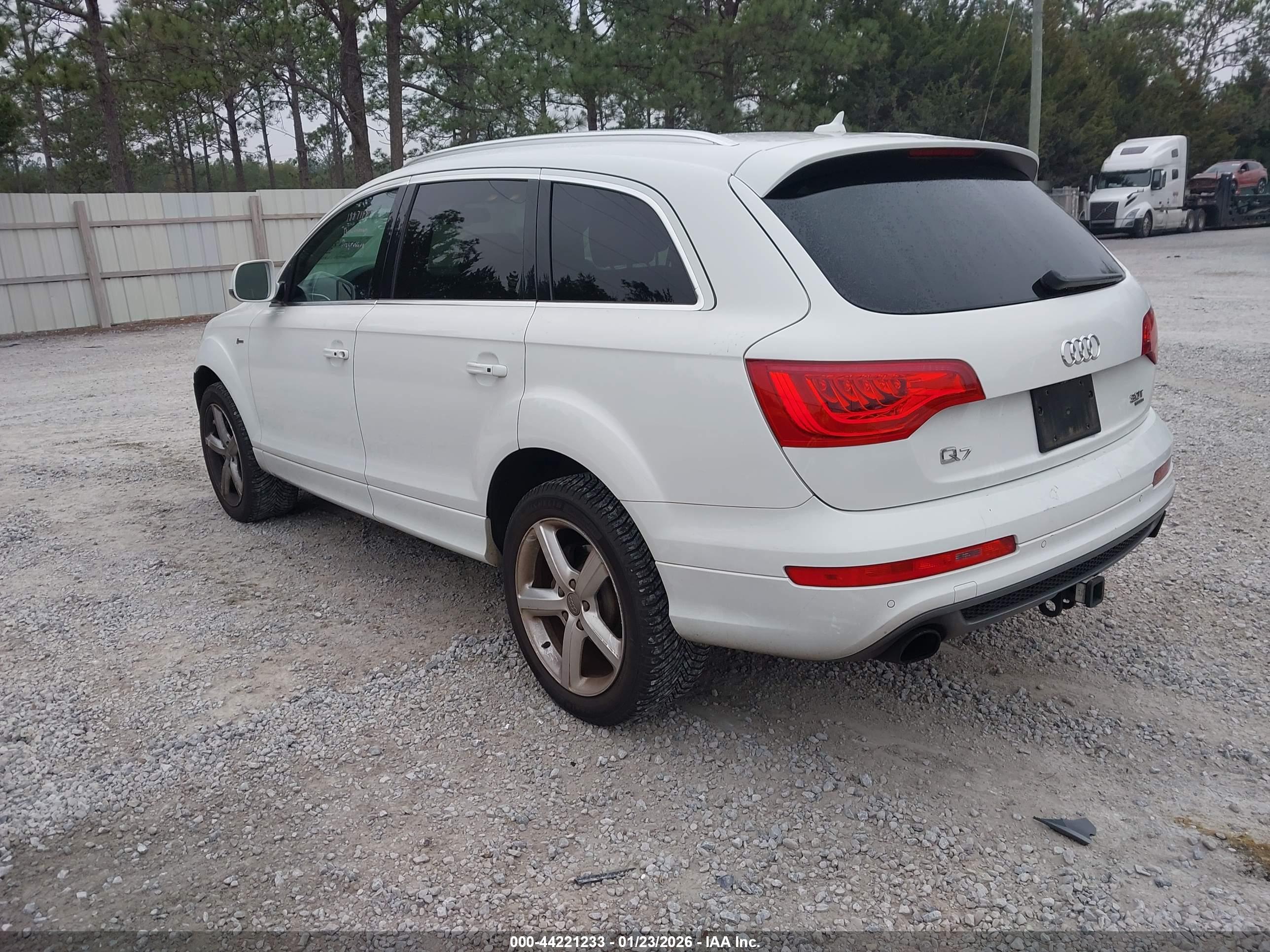 AUDI Q7 image 3