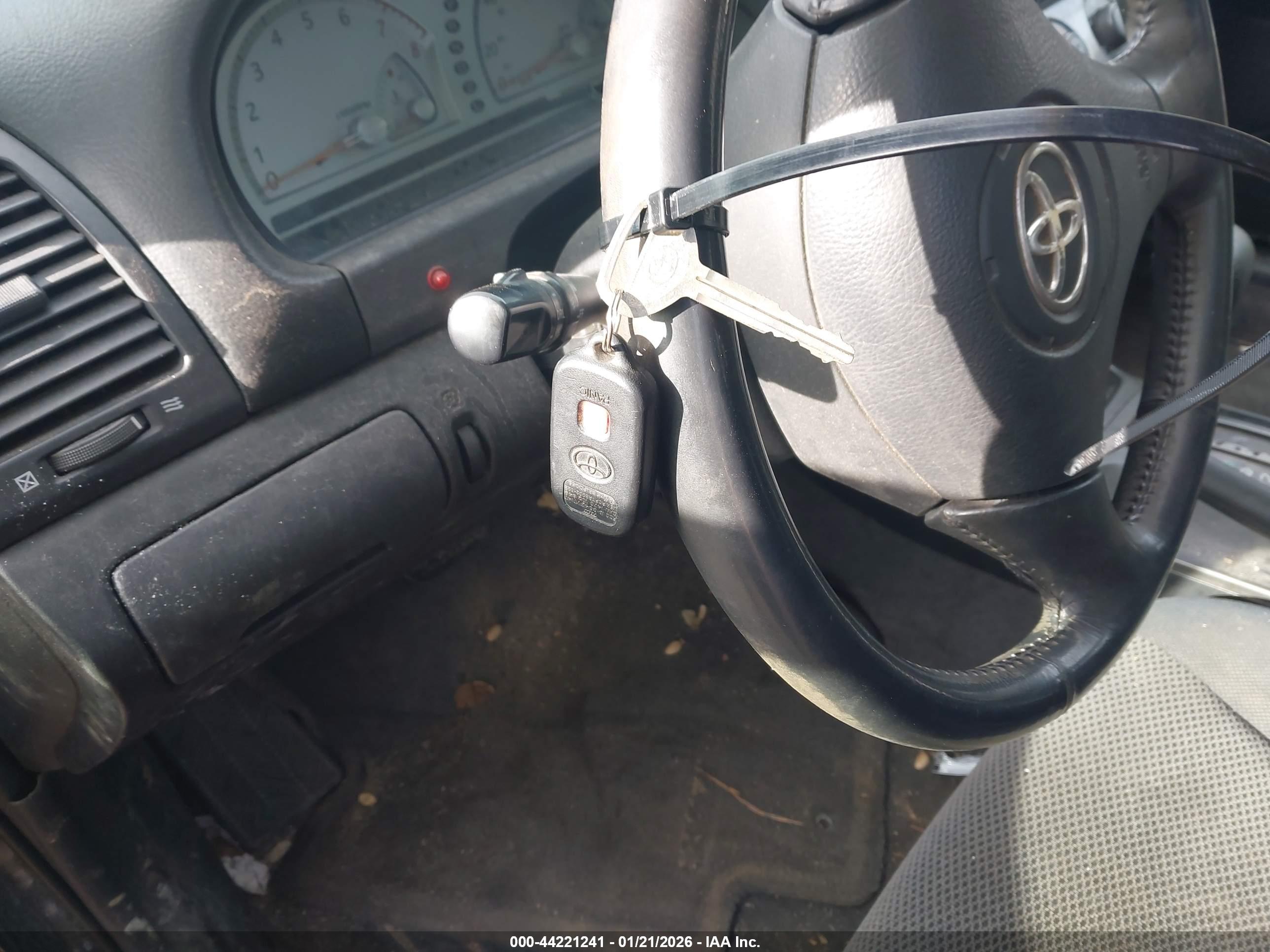 TOYOTA CAMRY image 11