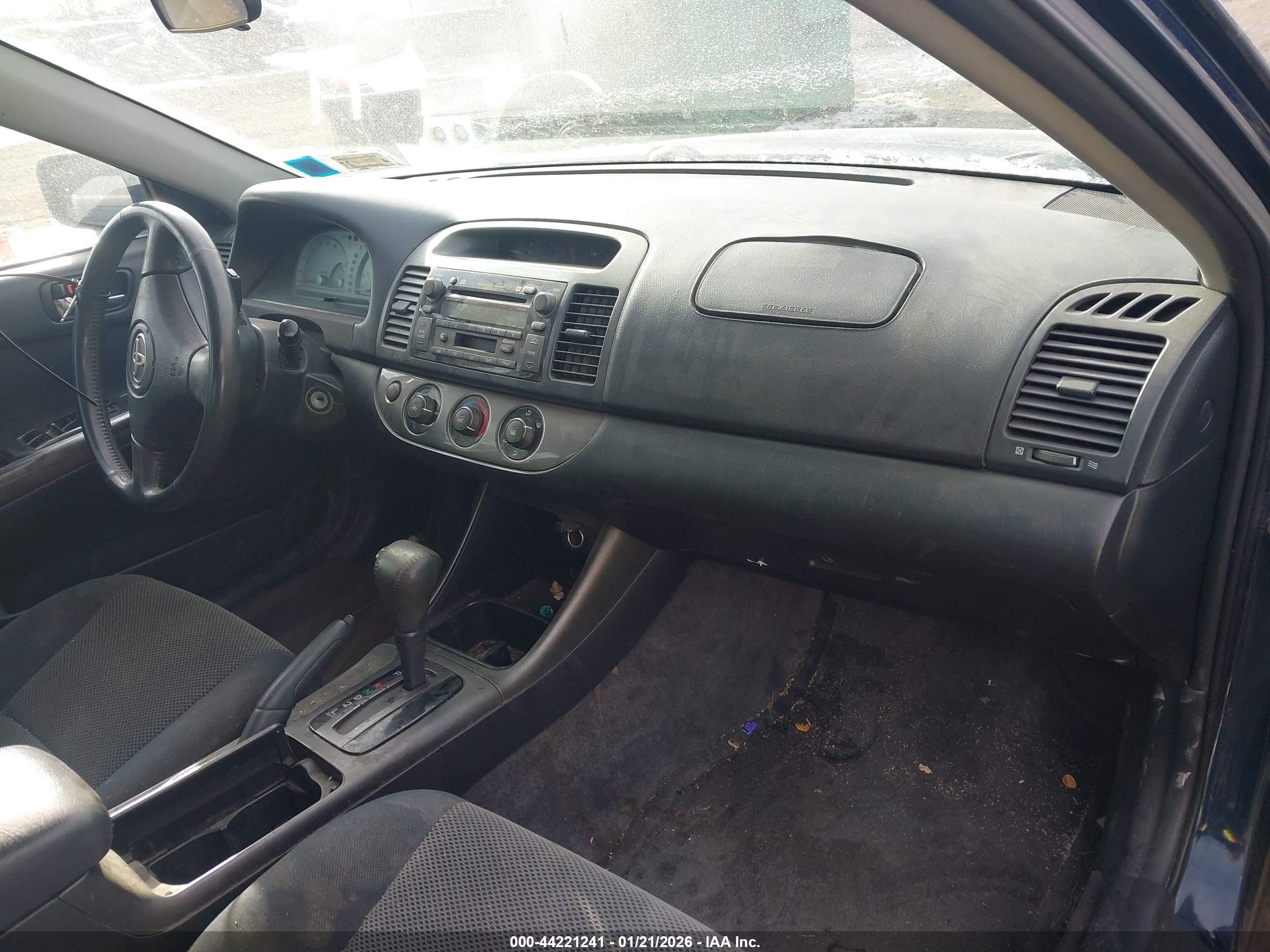 TOYOTA CAMRY image 5