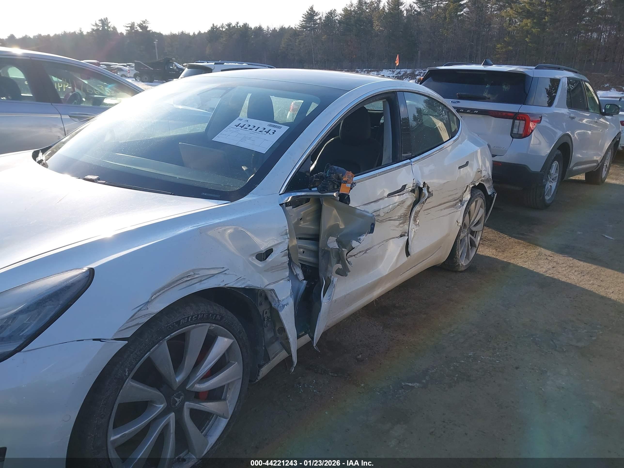 TESLA MODEL image 6