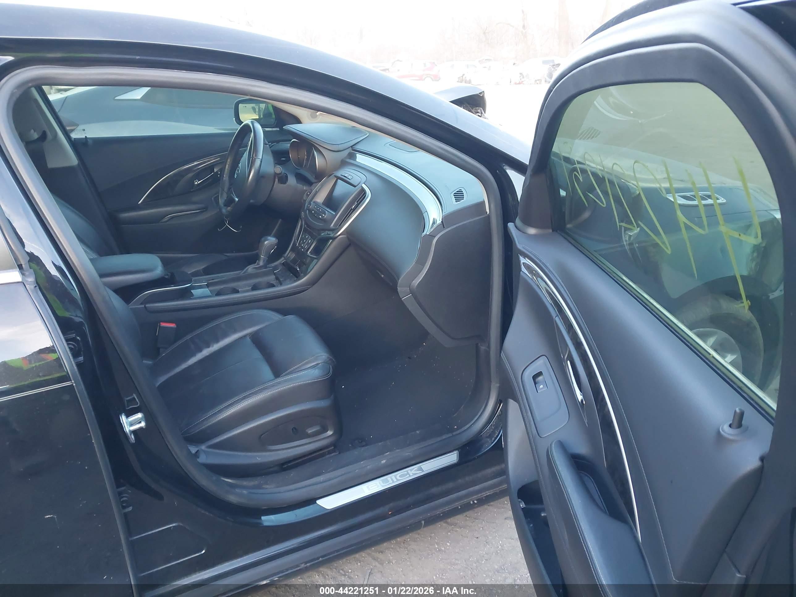 BUICK LACROSSE image 5