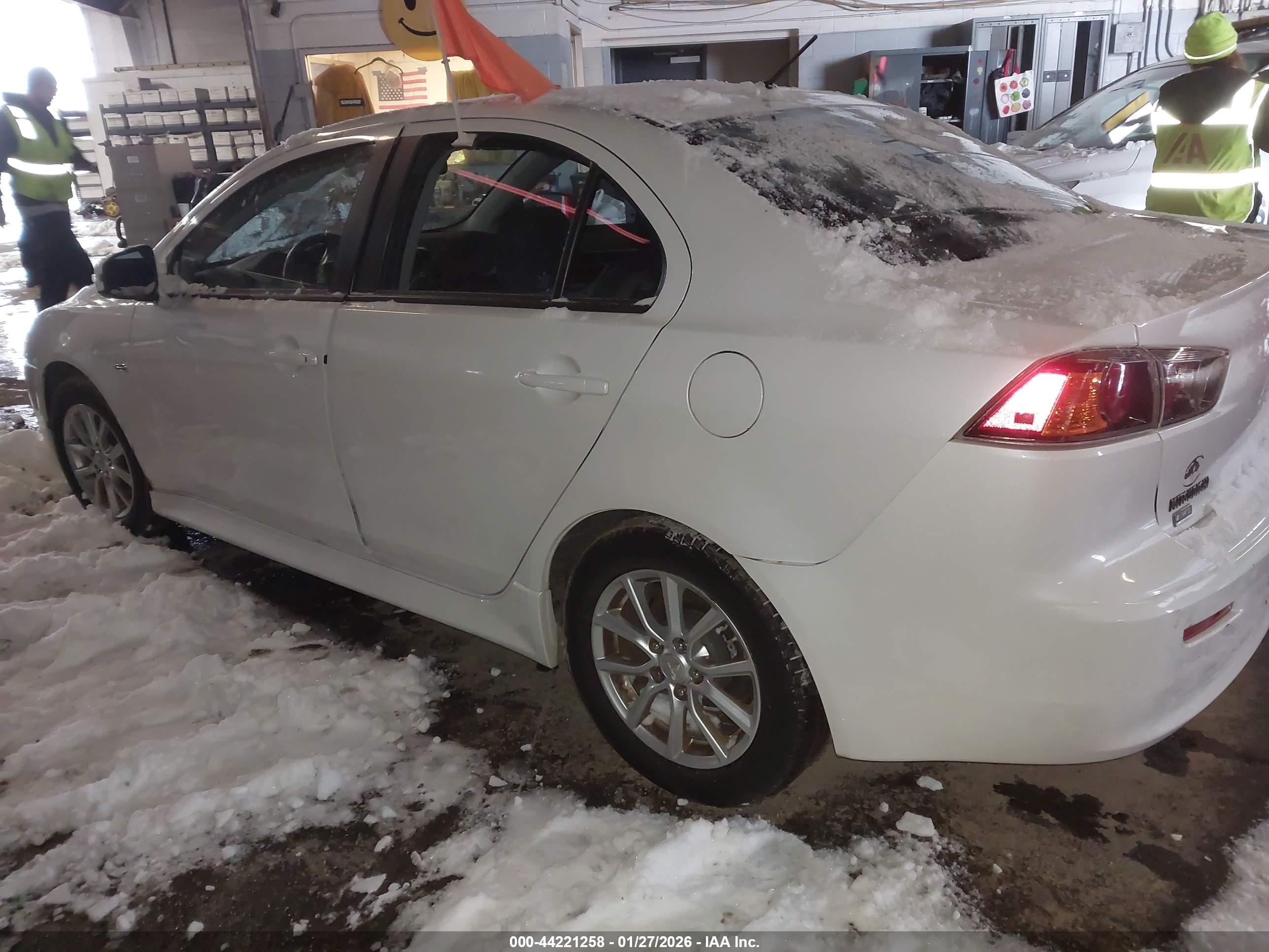 MITSUBISHI LANCER image 3