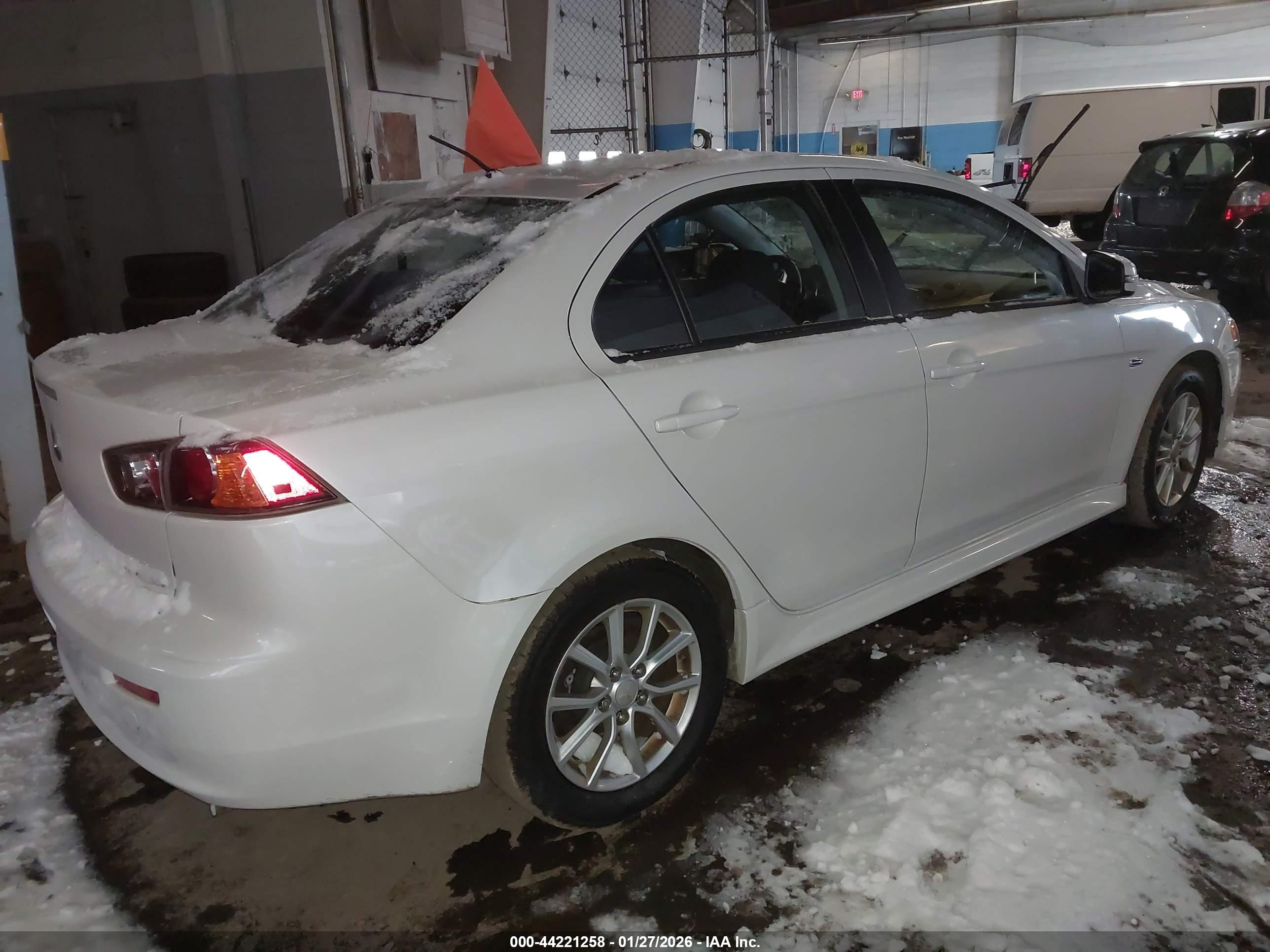 MITSUBISHI LANCER image 4