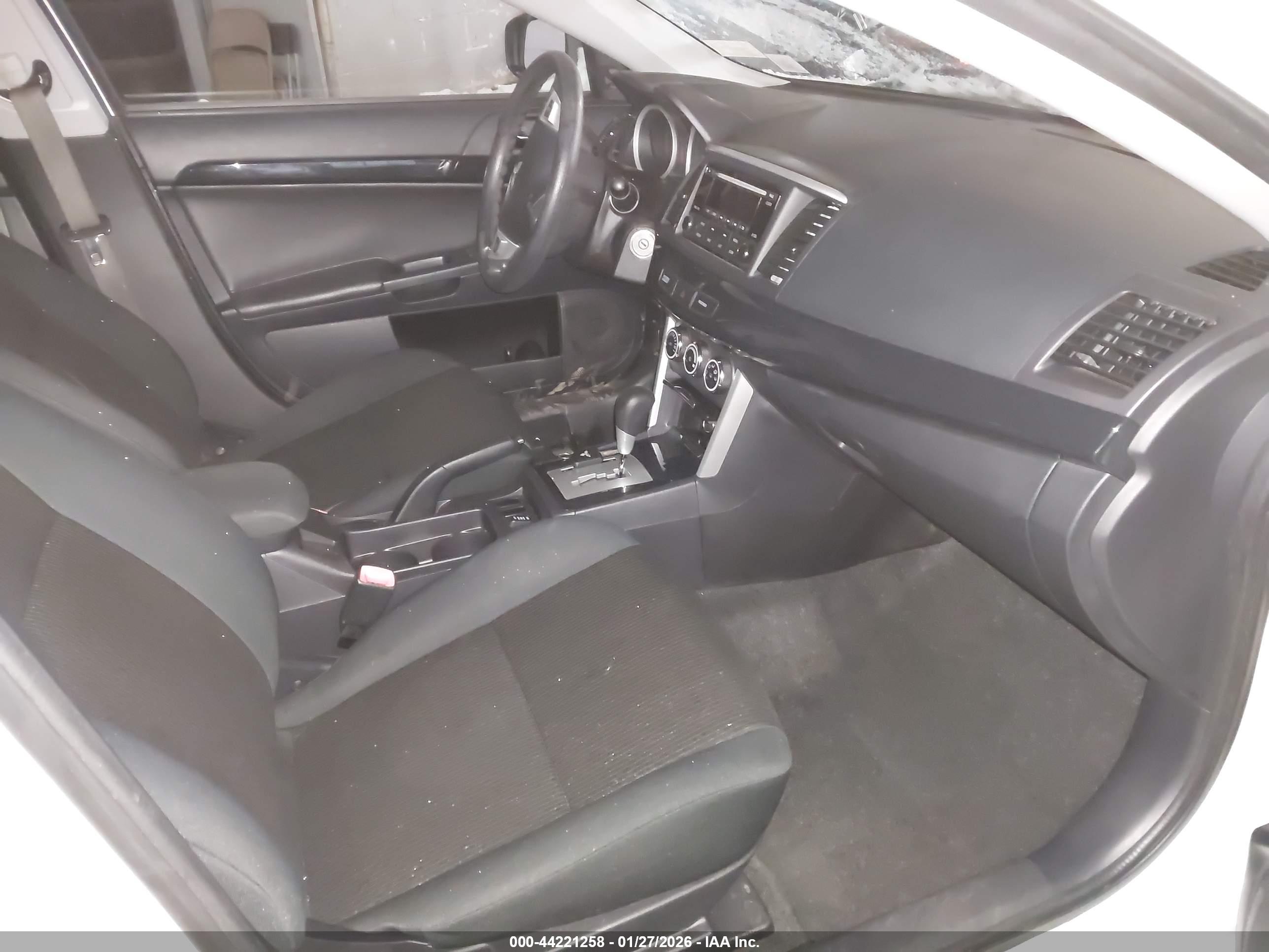 MITSUBISHI LANCER image 5