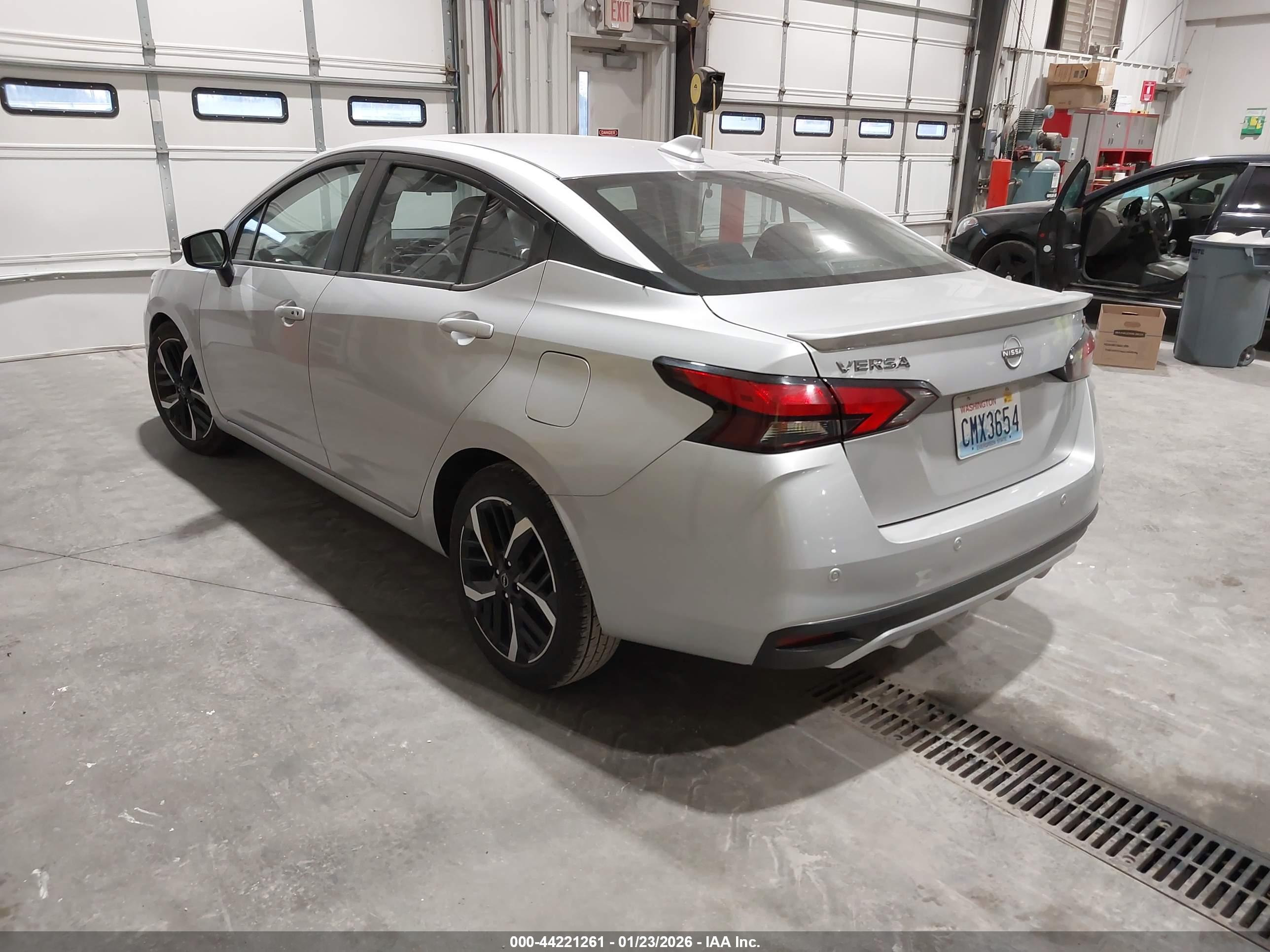 NISSAN VERSA image 3