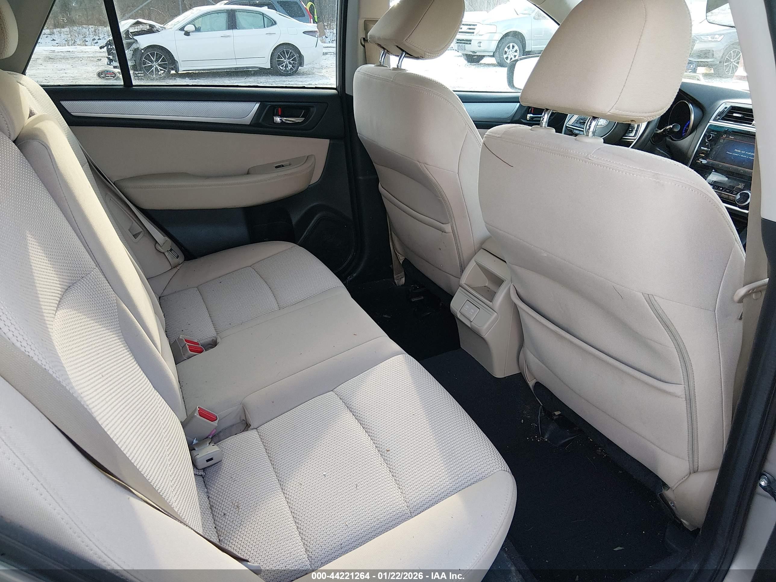 SUBARU OUTBACK image 8