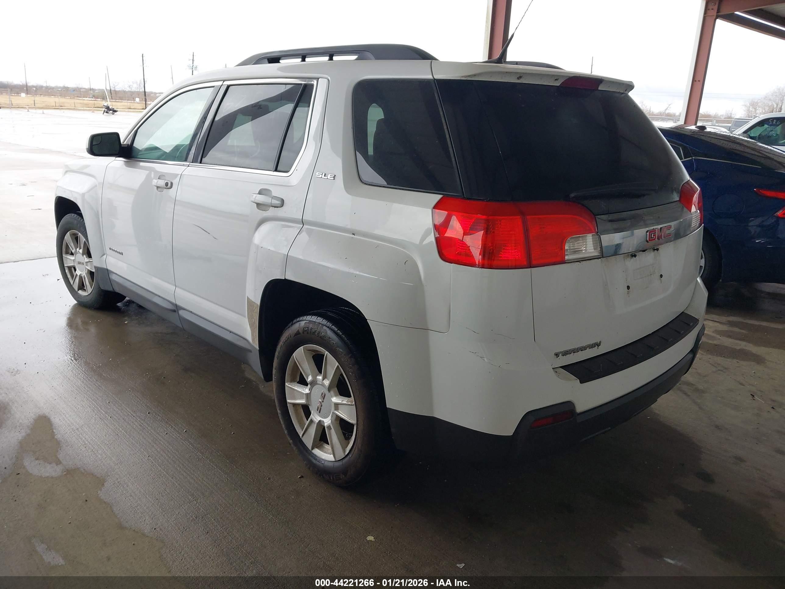 GMC TERRAIN image 3