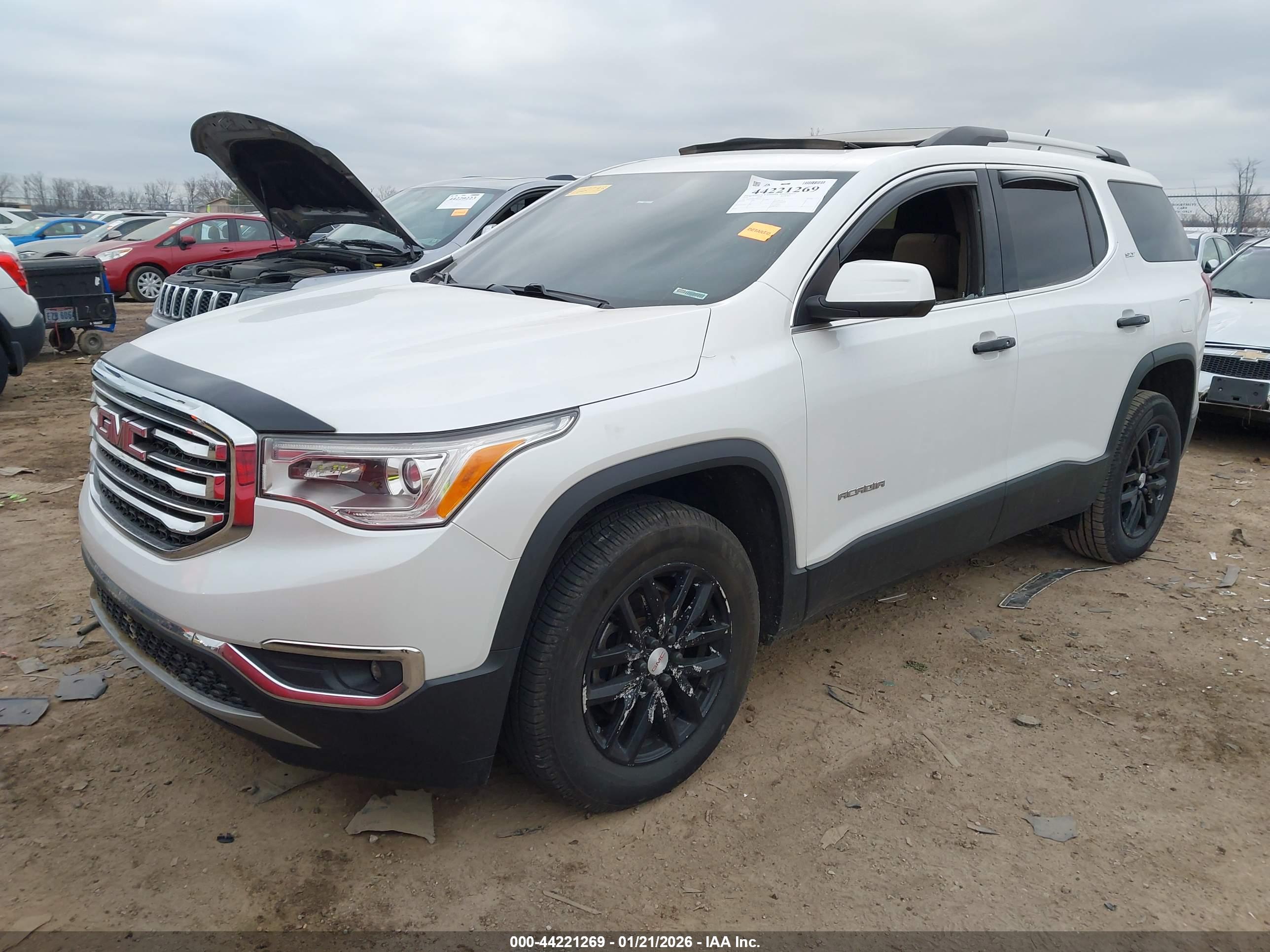 GMC ACADIA image 2