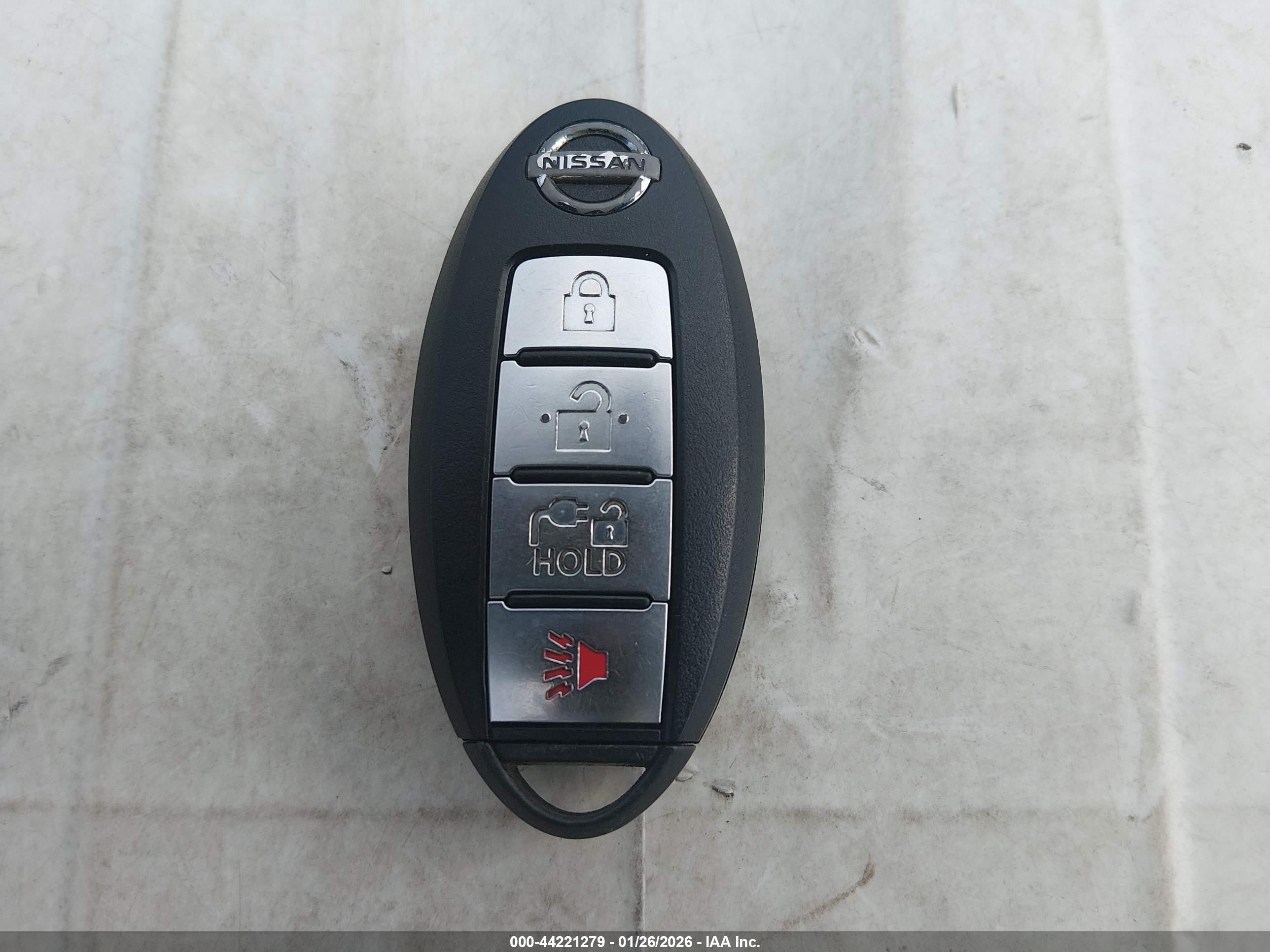 NISSAN LEAF image 11