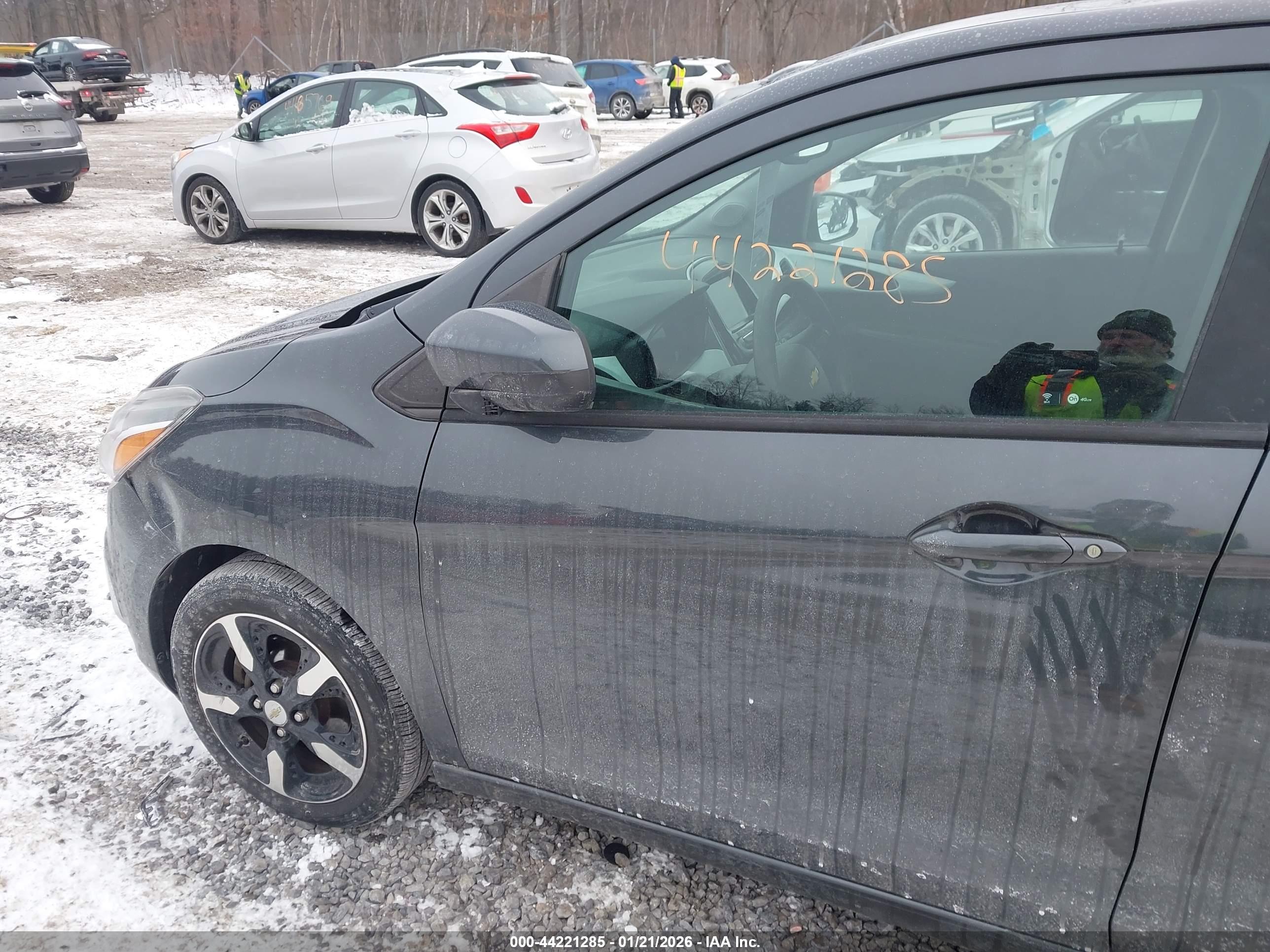 CHEVROLET SPARK image 6