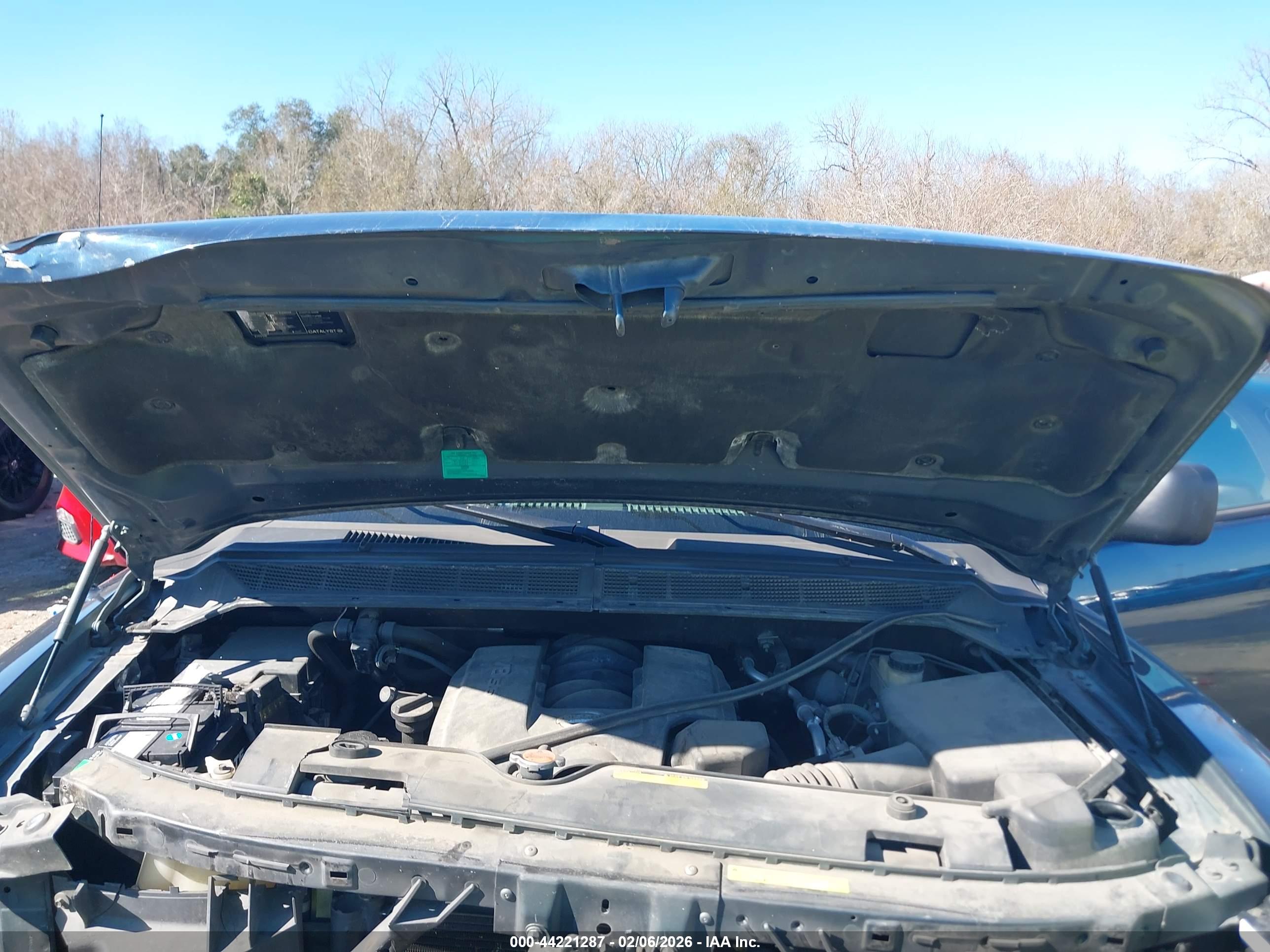 NISSAN TITAN image 10