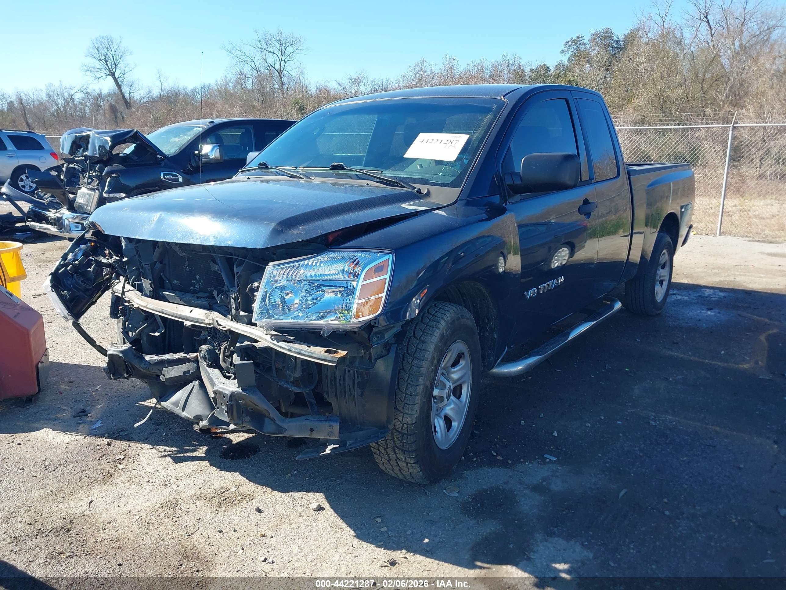 NISSAN TITAN image 2