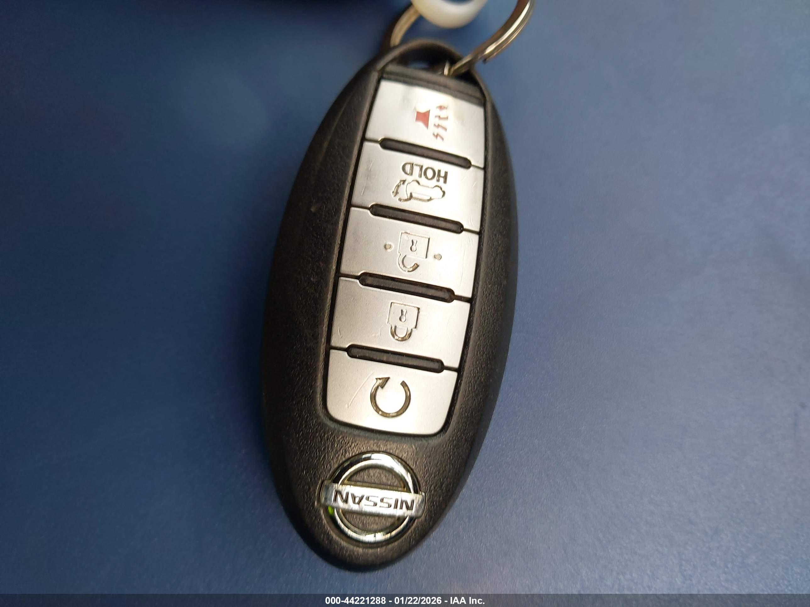 NISSAN ROGUE image 11