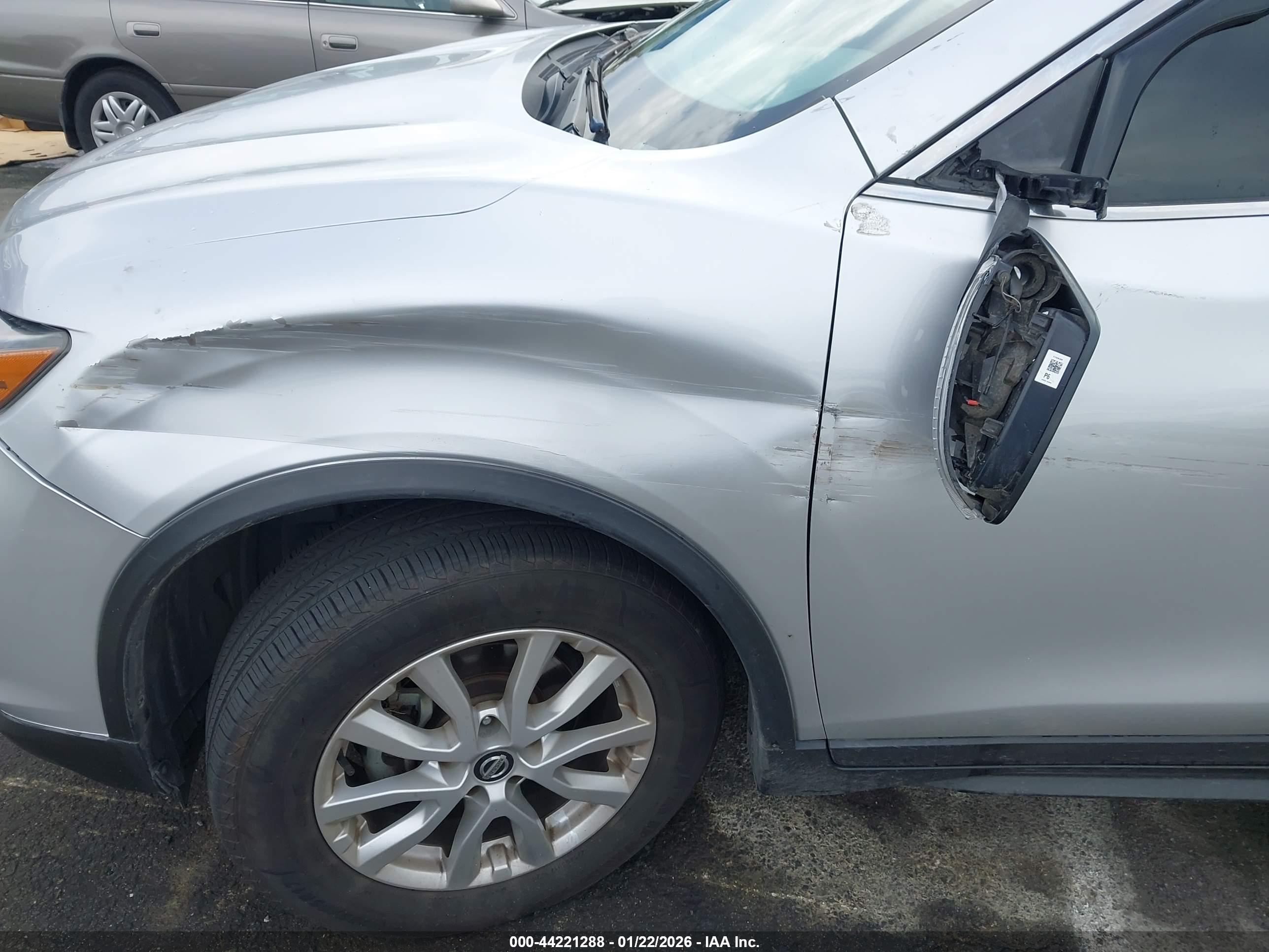 NISSAN ROGUE image 6