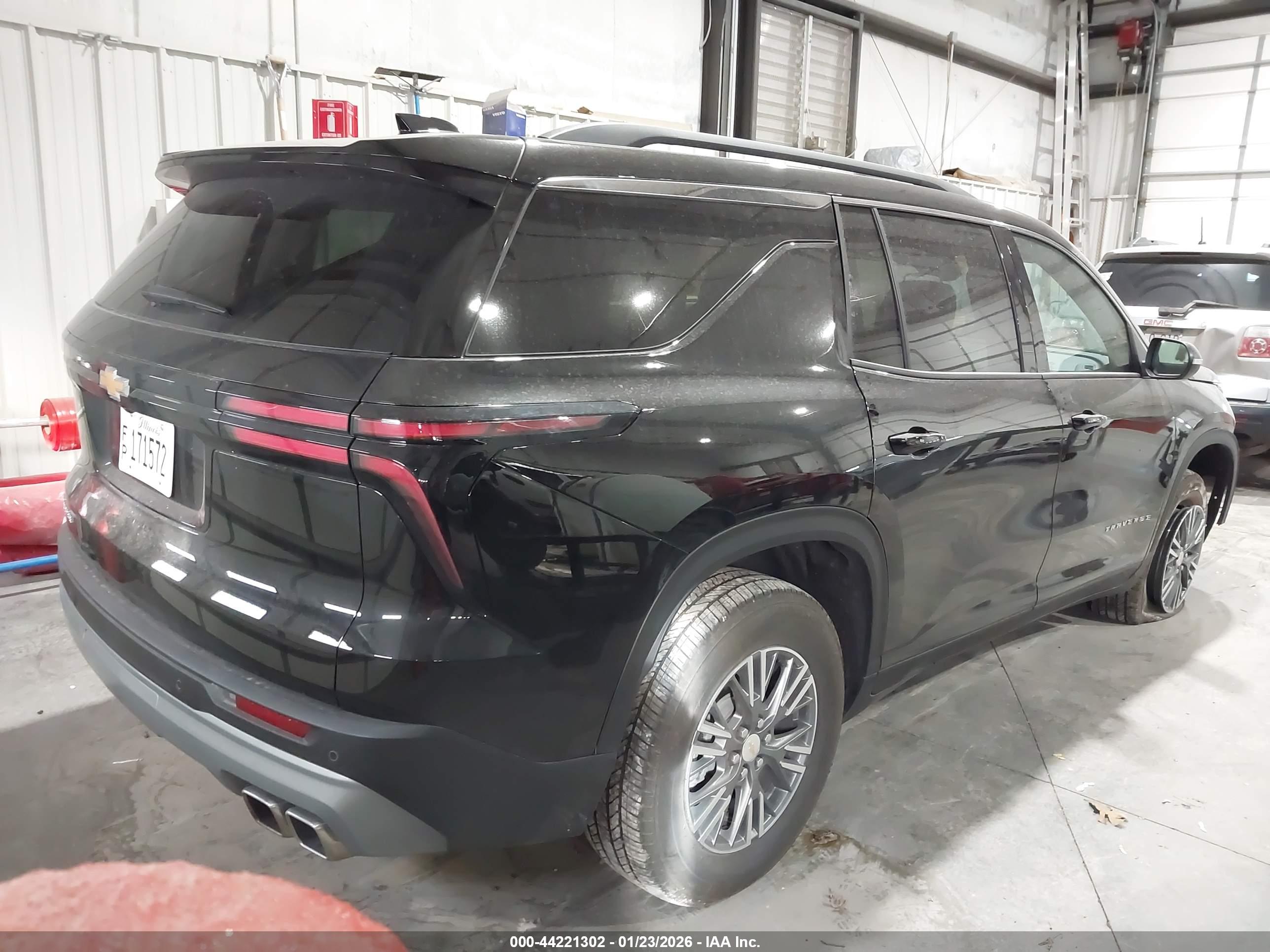 CHEVROLET TRAVERSE image 4