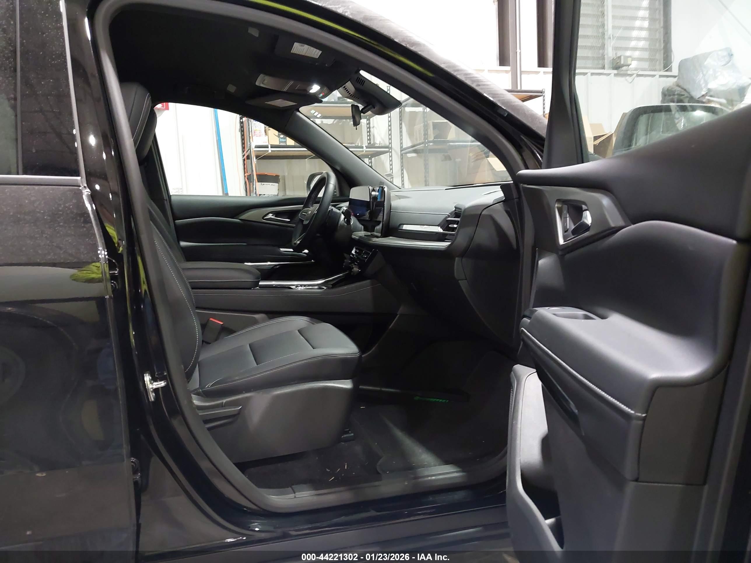 CHEVROLET TRAVERSE image 5