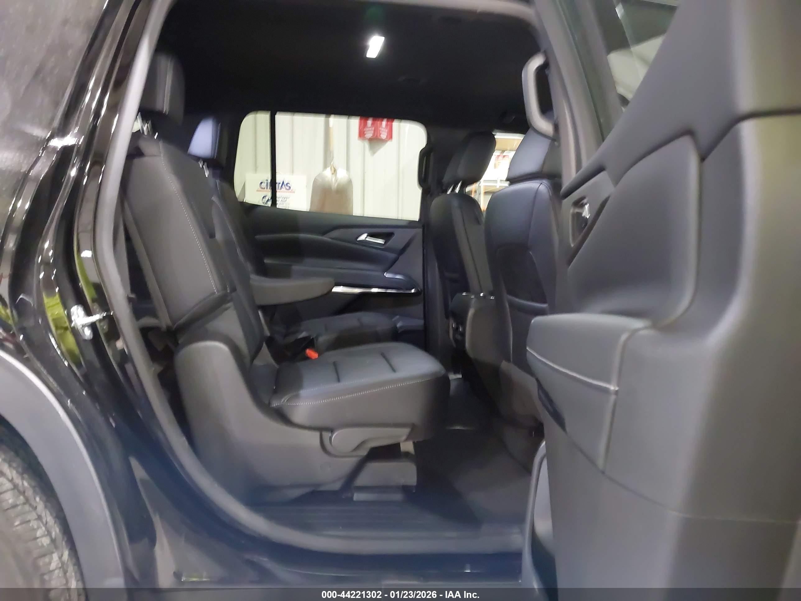 CHEVROLET TRAVERSE image 8