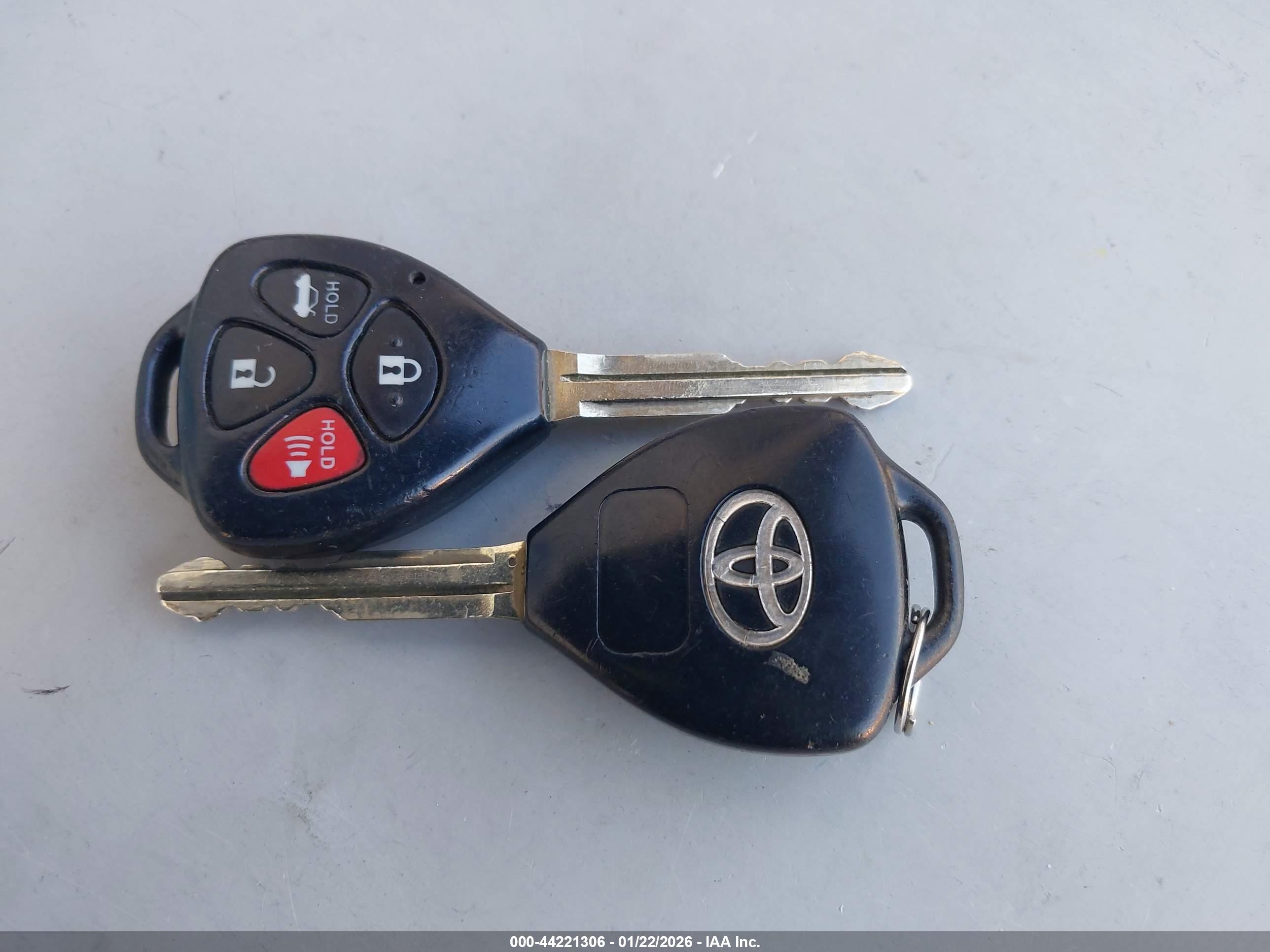 TOYOTA CAMRY image 11
