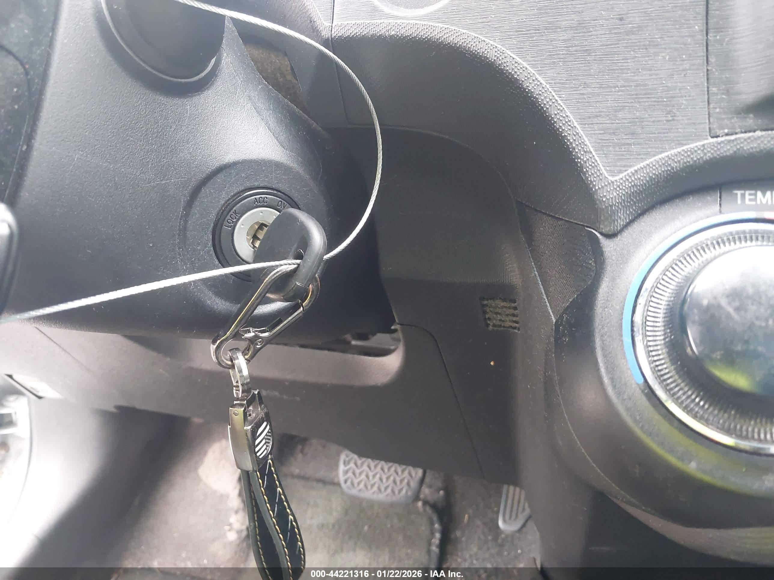 TOYOTA PRIUS image 11