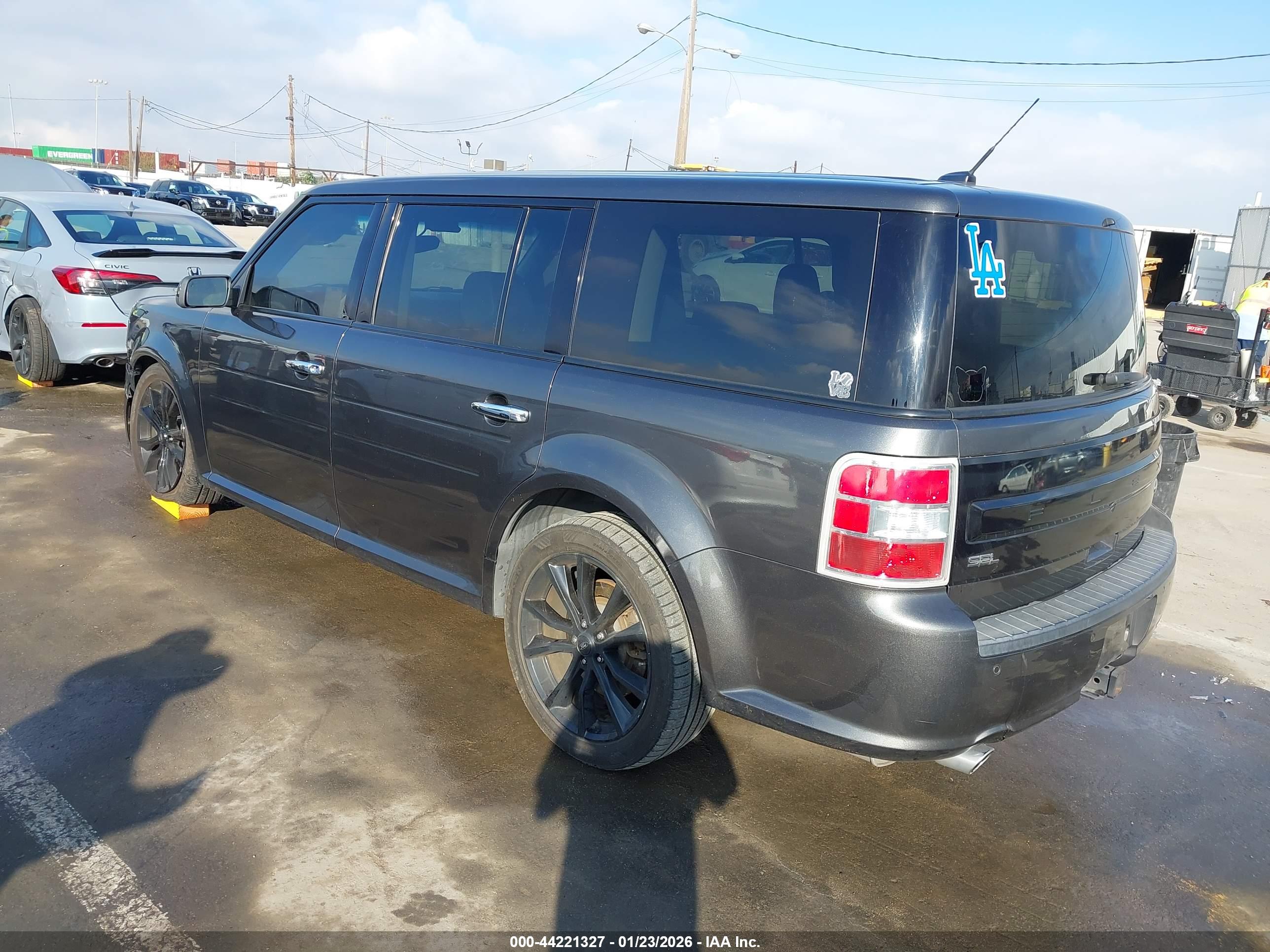 FORD FLEX image 3