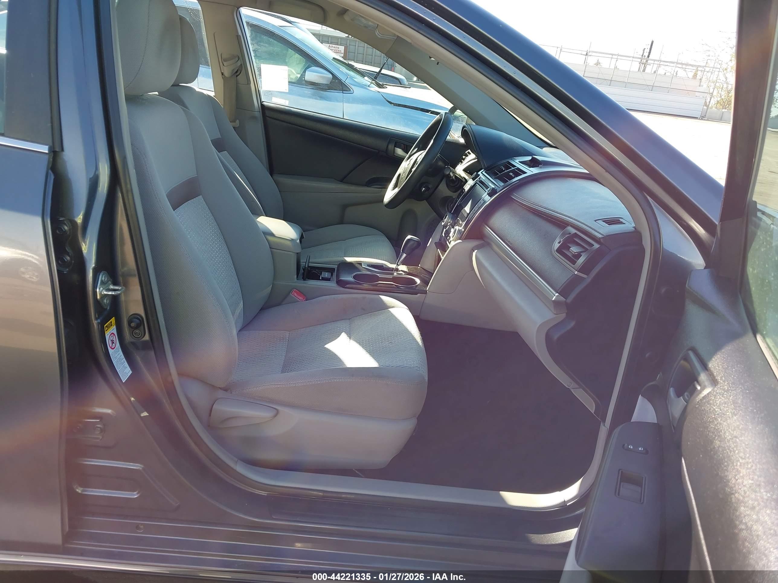 TOYOTA CAMRY image 5
