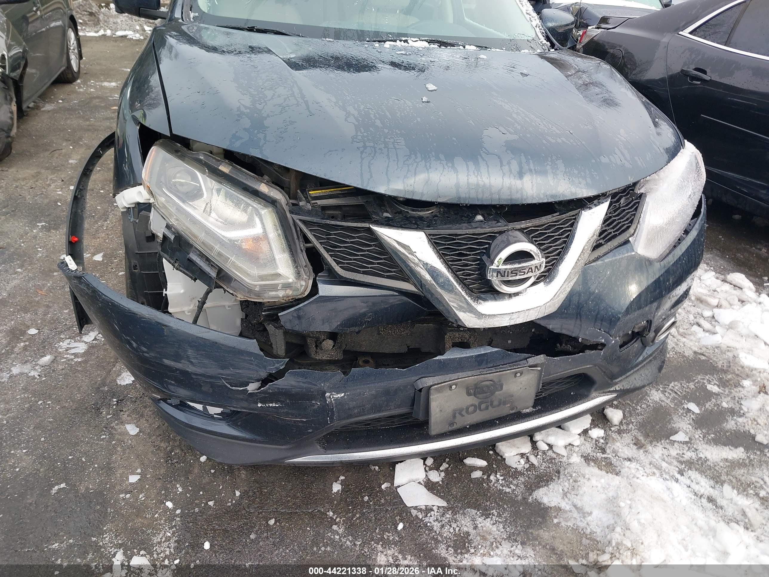 NISSAN ROGUE image 6