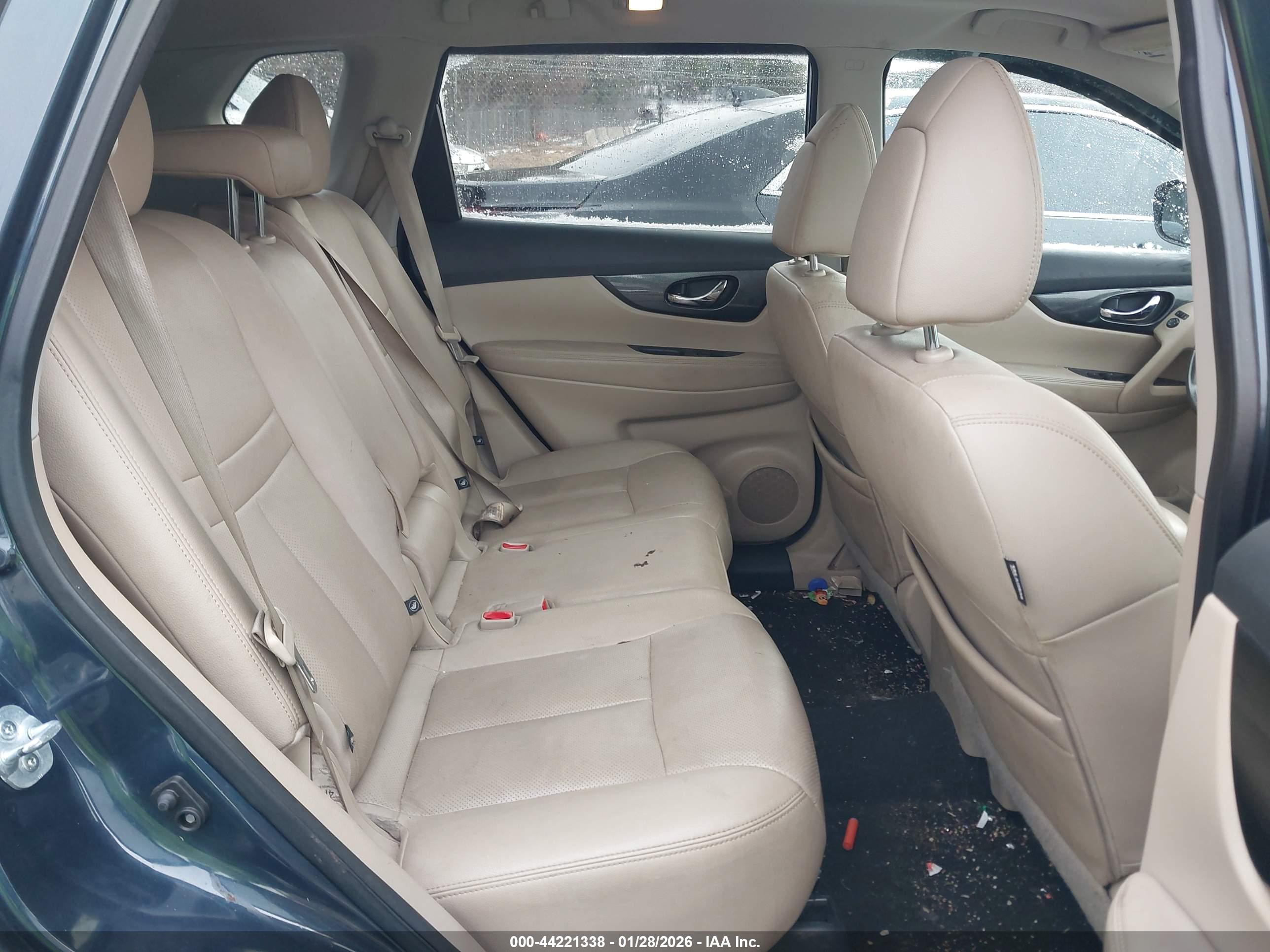 NISSAN ROGUE image 8