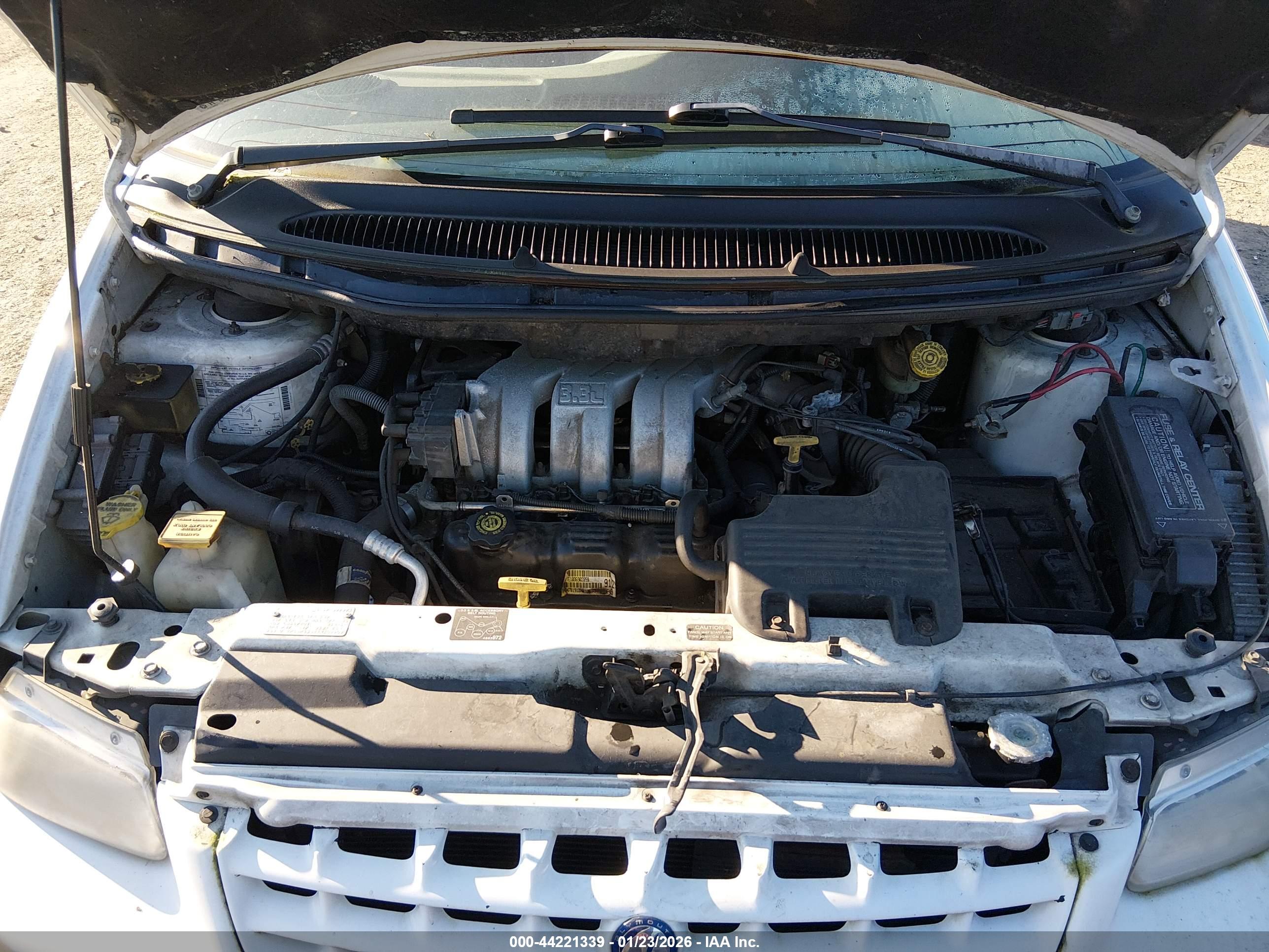 PLYMOUTH VOYAGER image 10