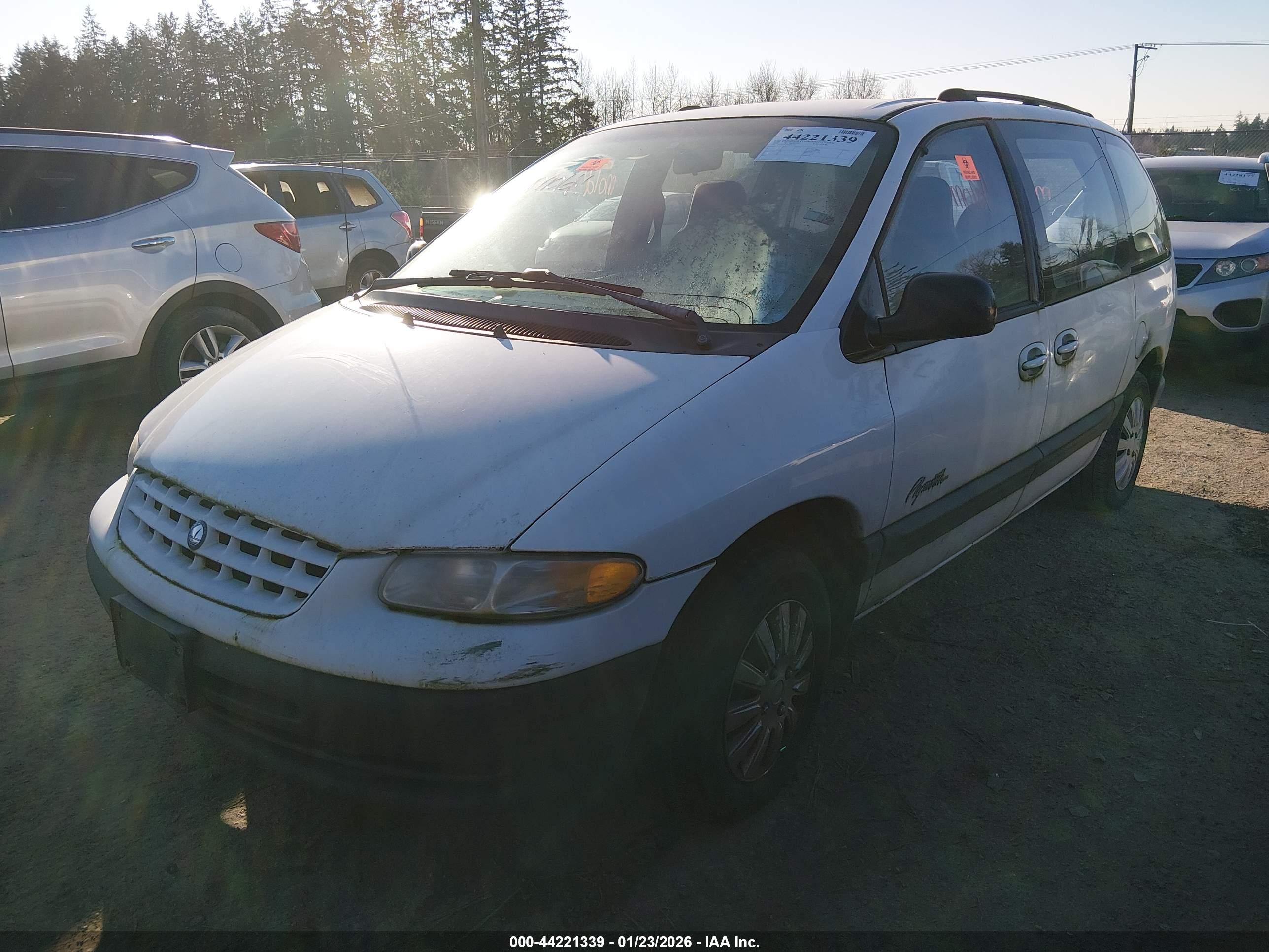PLYMOUTH VOYAGER image 2