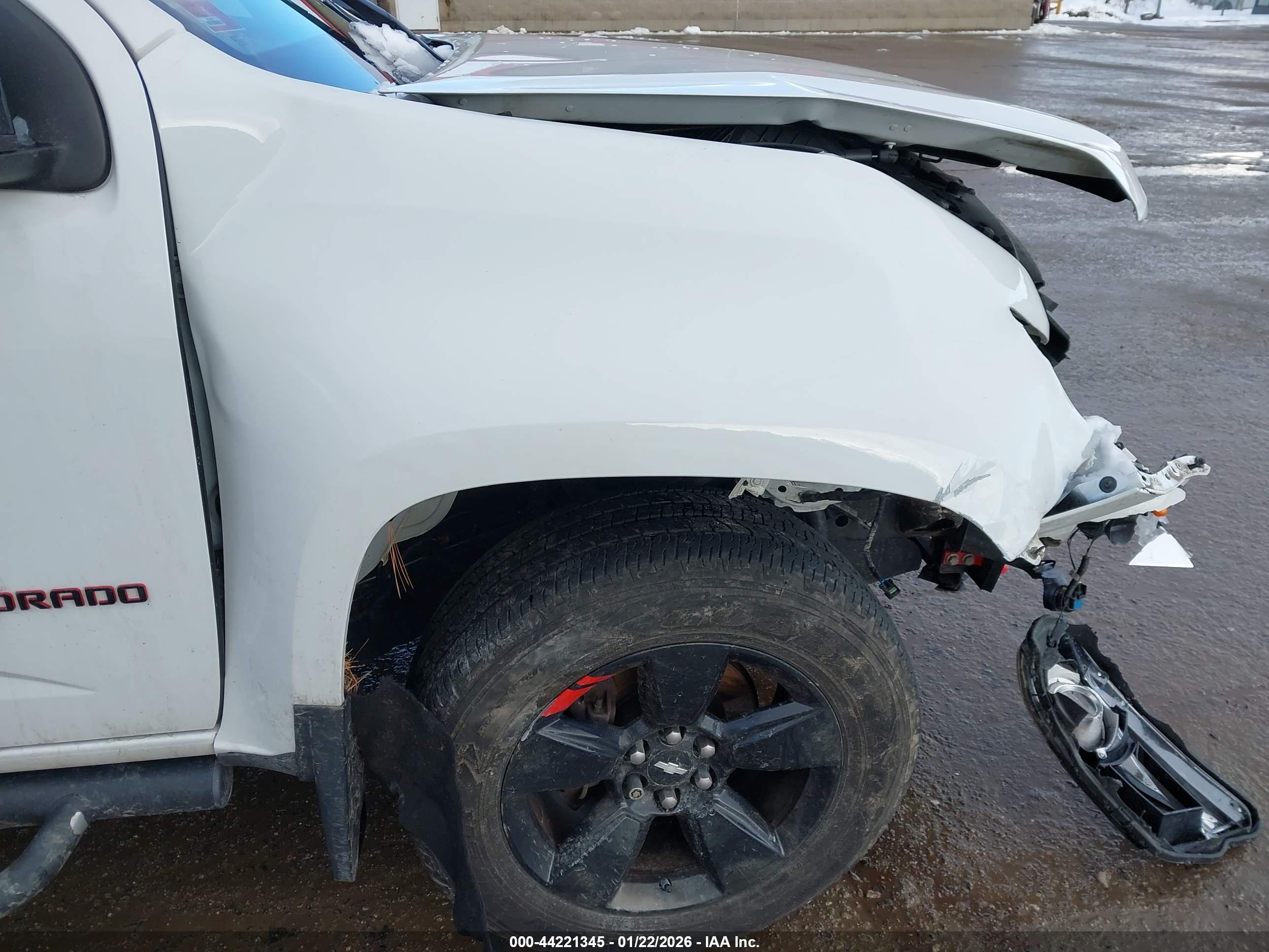 CHEVROLET COLORADO image 6