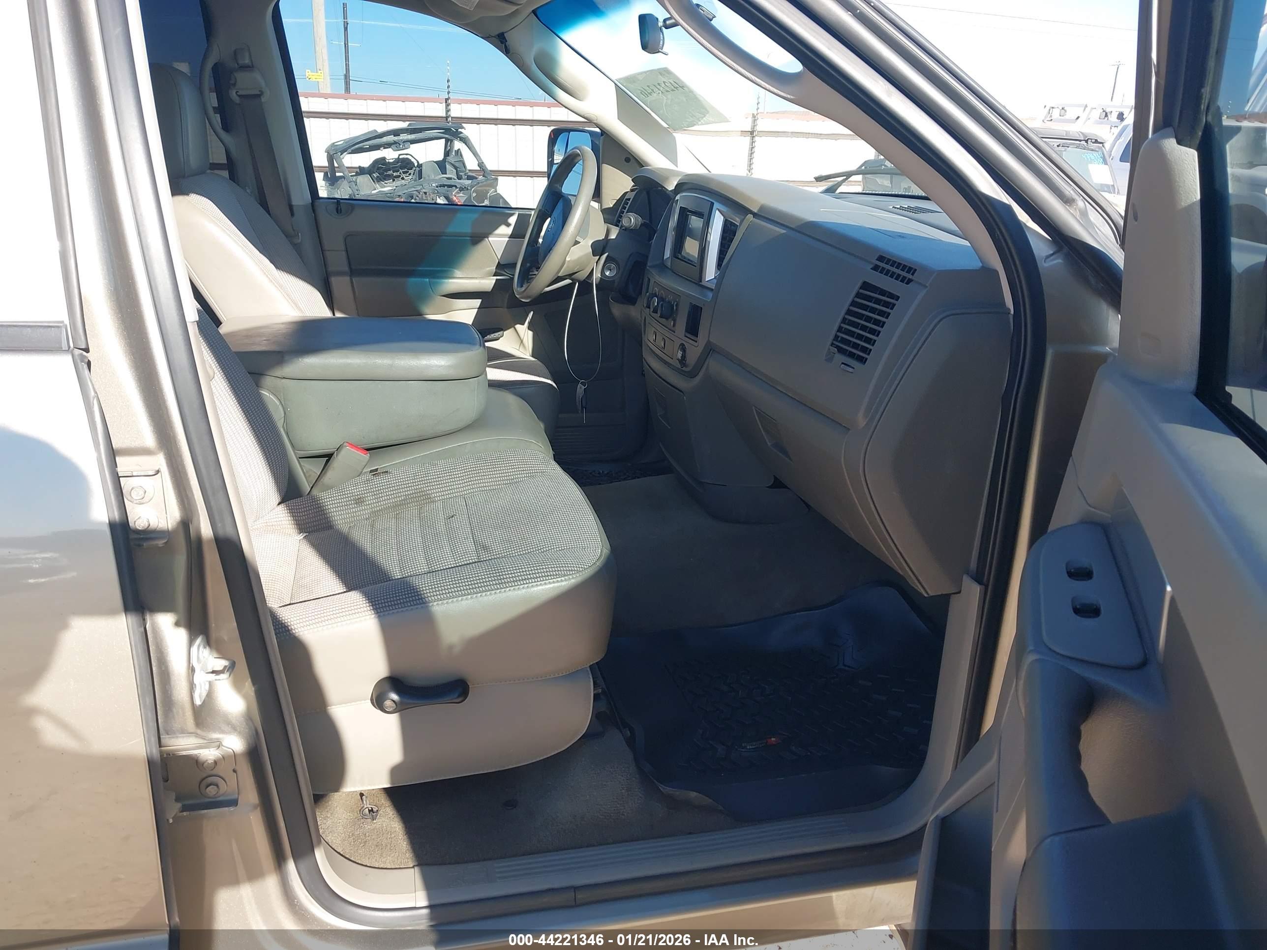 DODGE RAM image 5