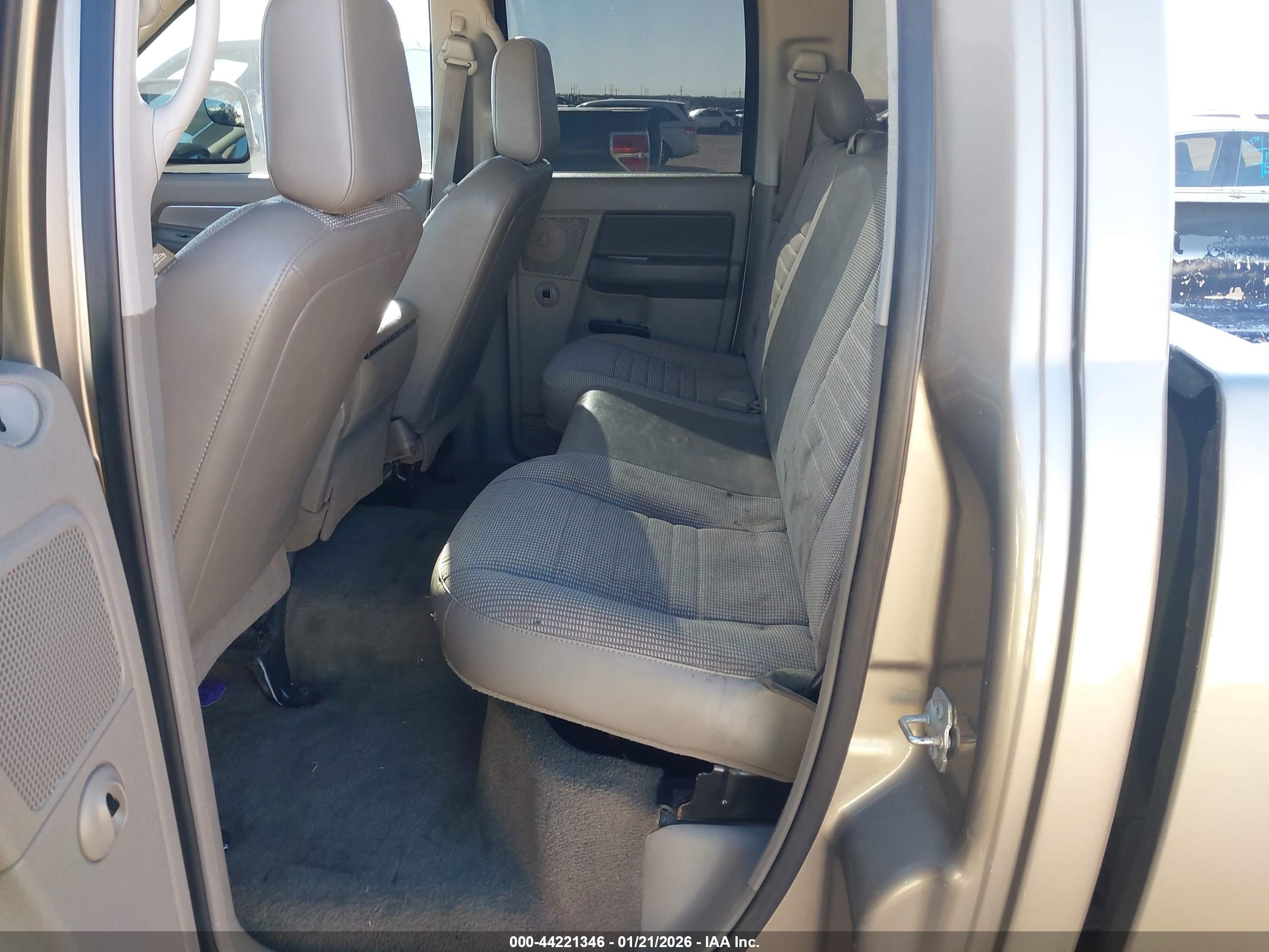 DODGE RAM image 8