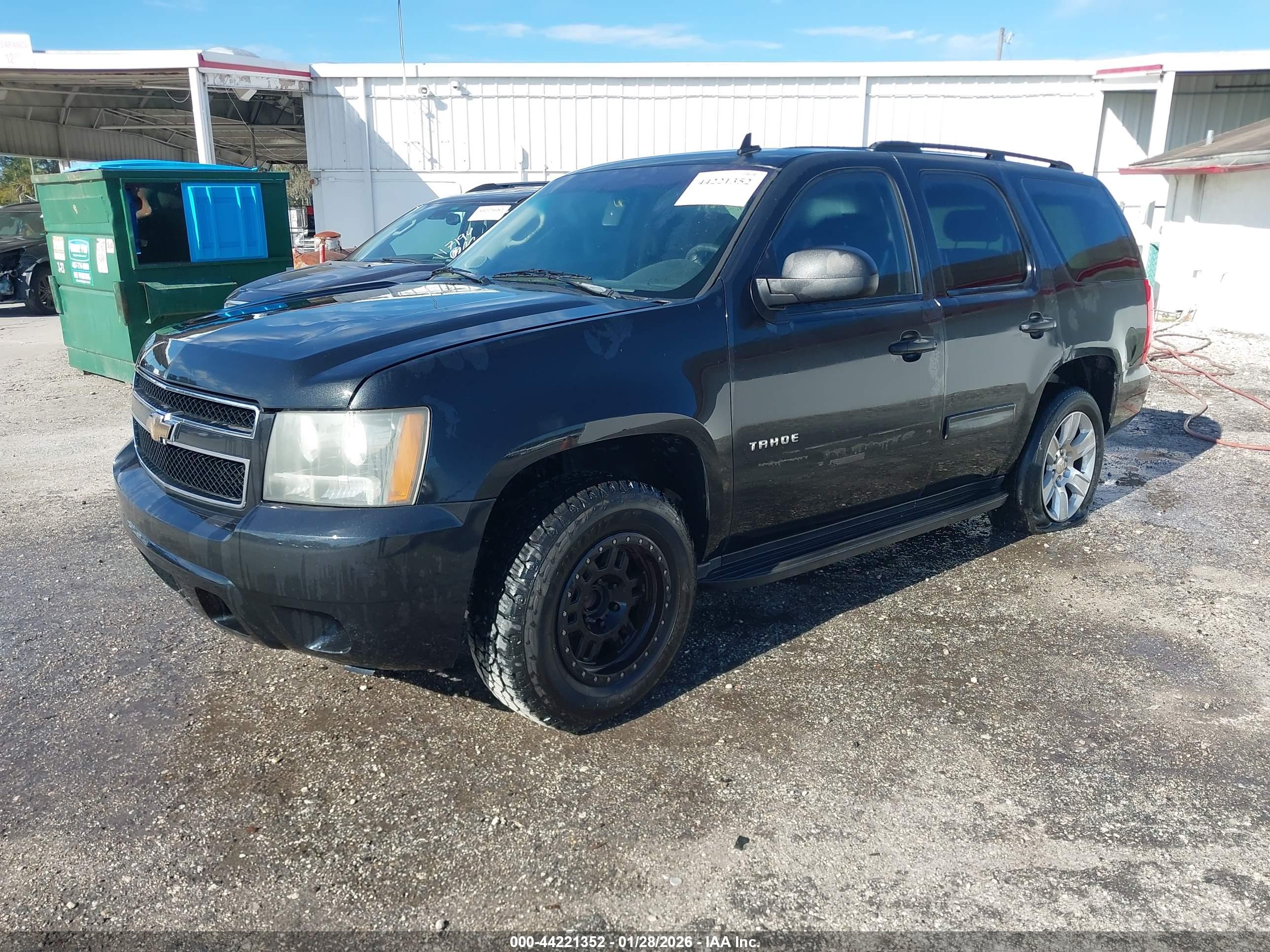 CHEVROLET TAHOE image 2