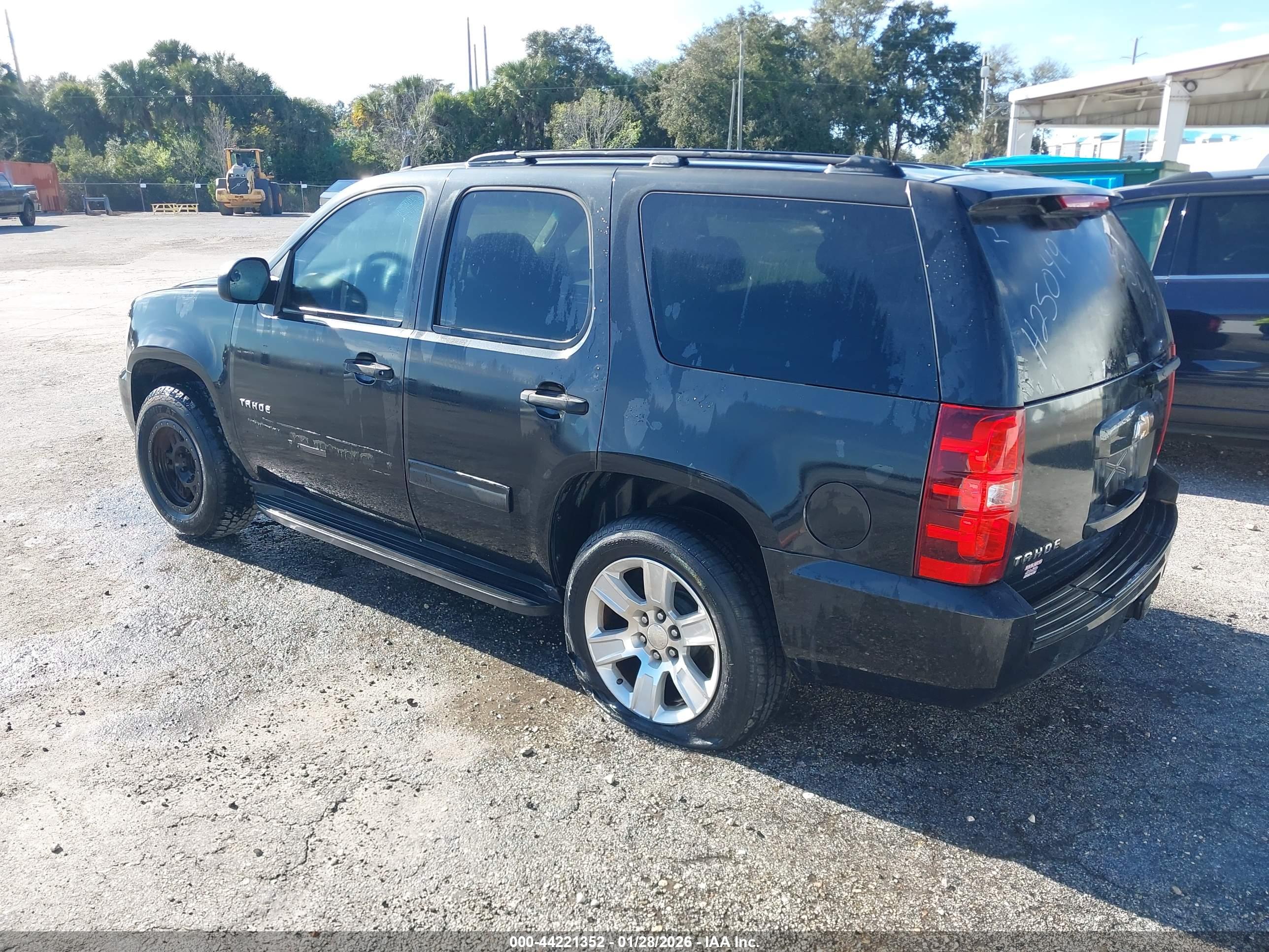 CHEVROLET TAHOE image 3