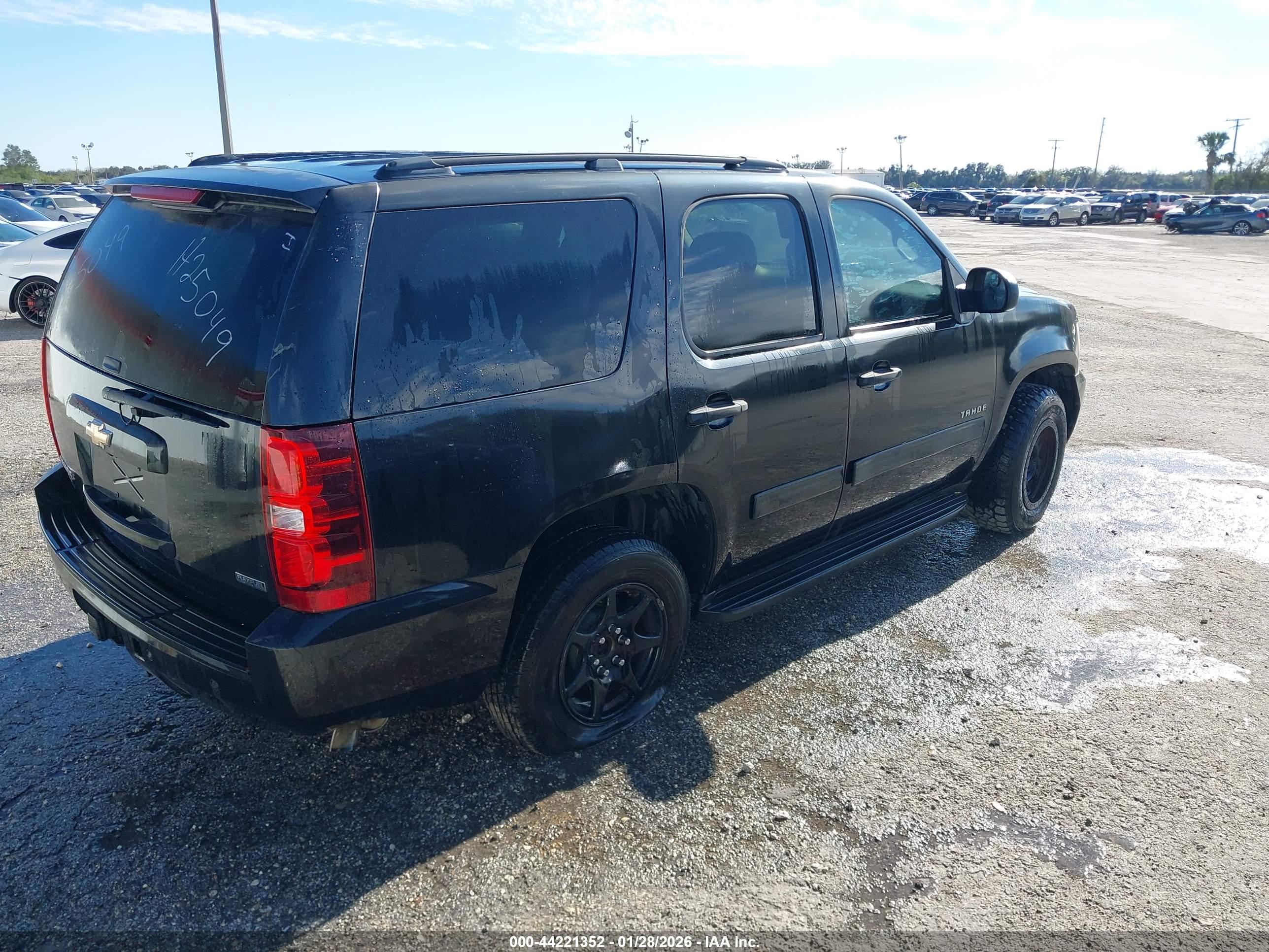CHEVROLET TAHOE image 4