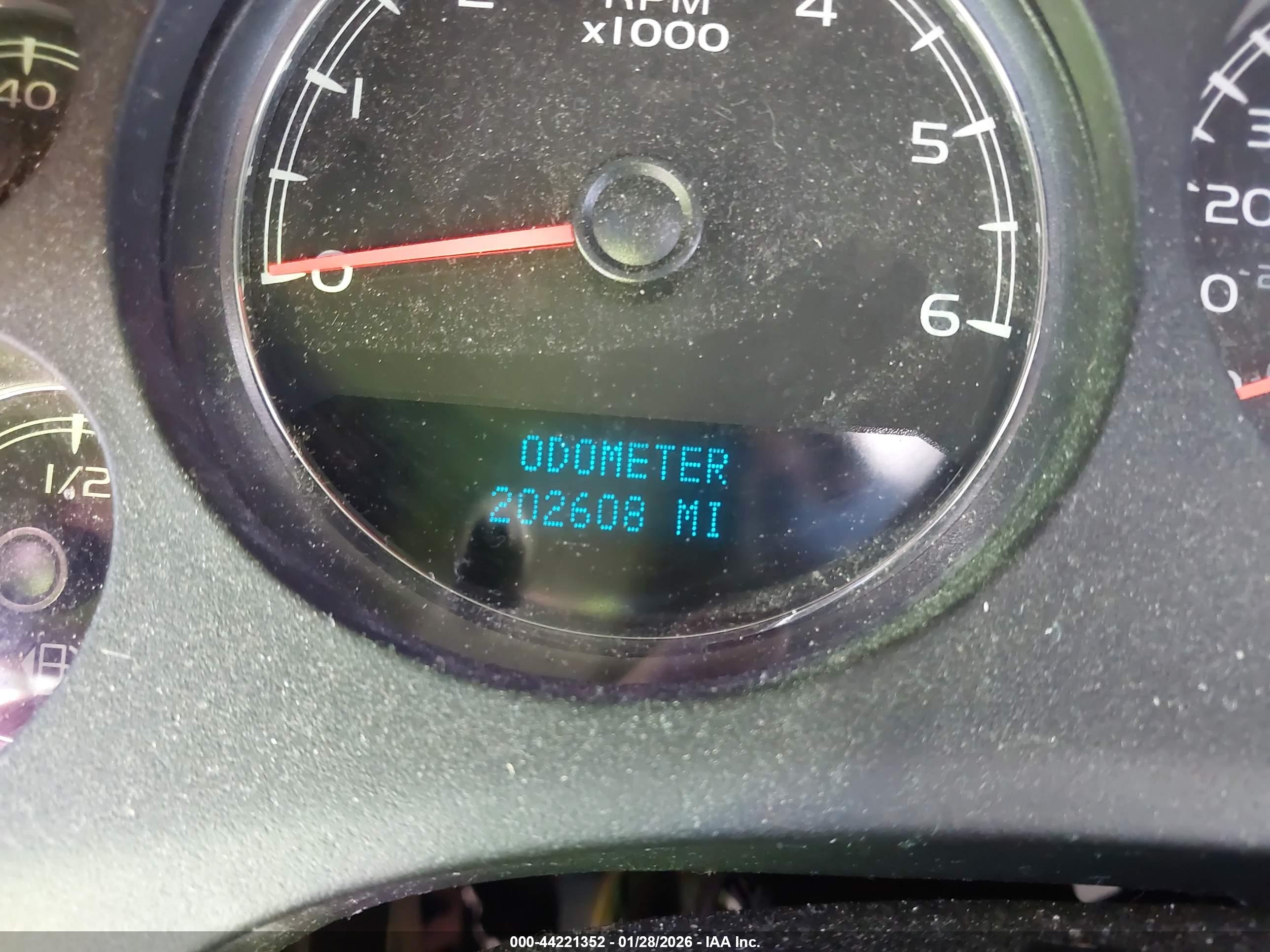 CHEVROLET TAHOE image 7
