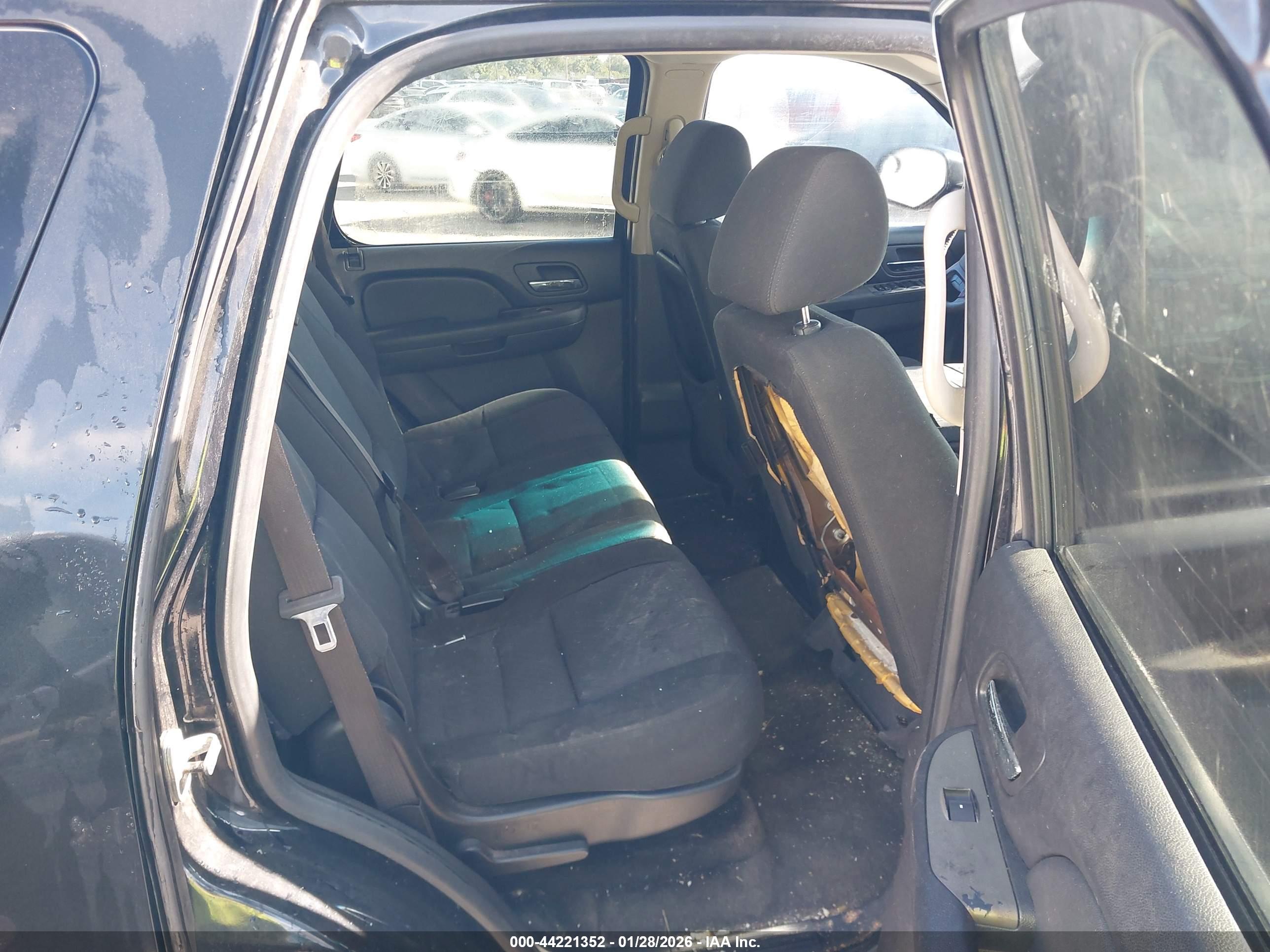 CHEVROLET TAHOE image 8