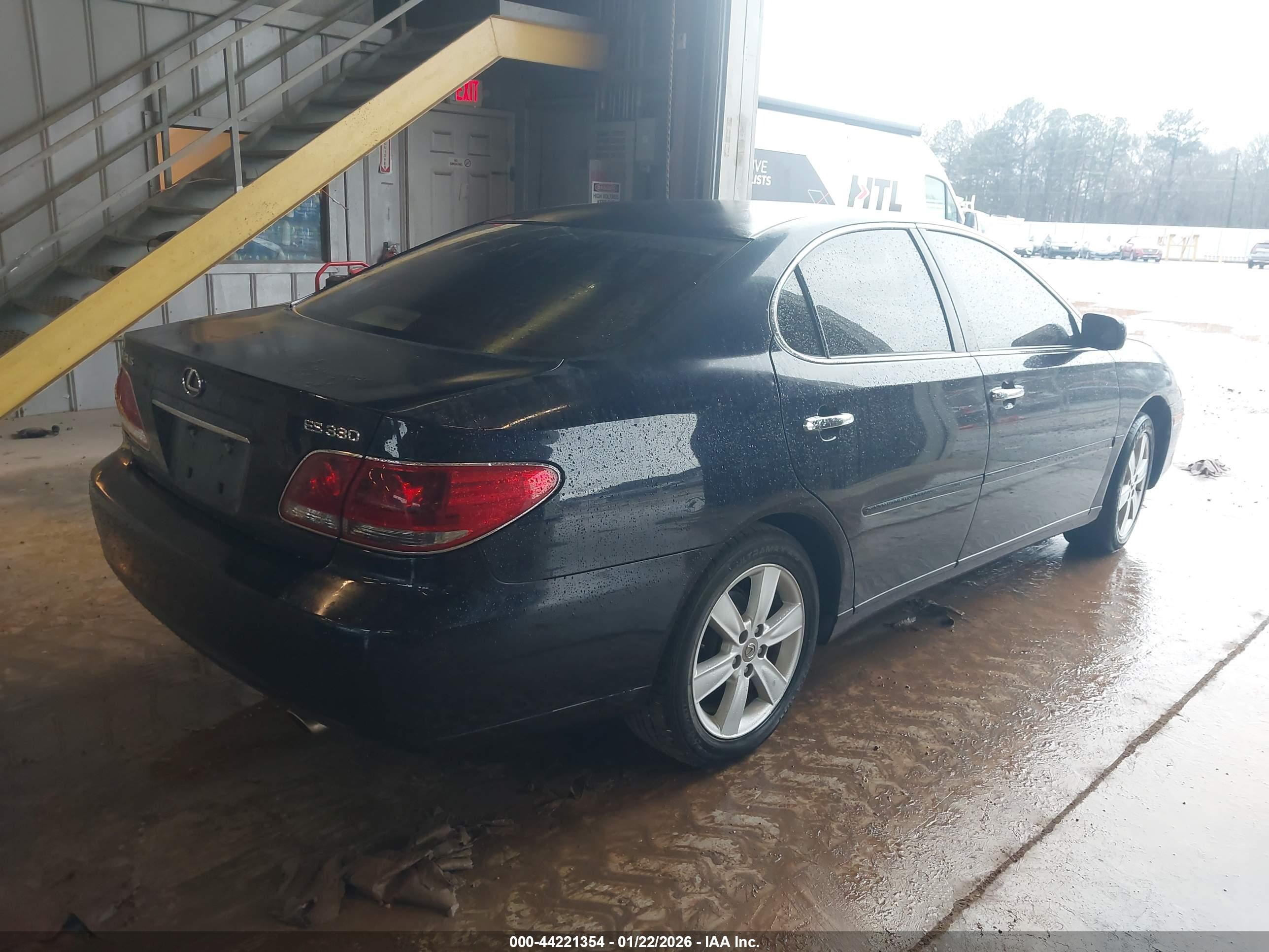 LEXUS ES image 4