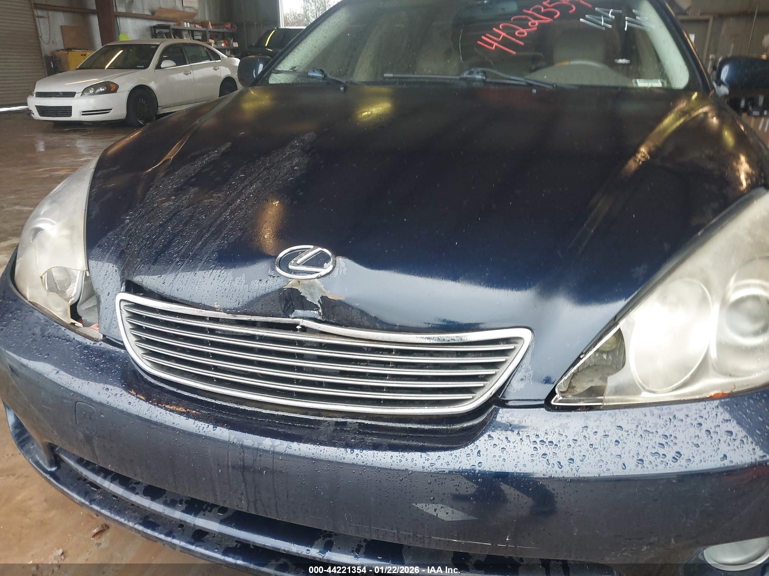 LEXUS ES image 6