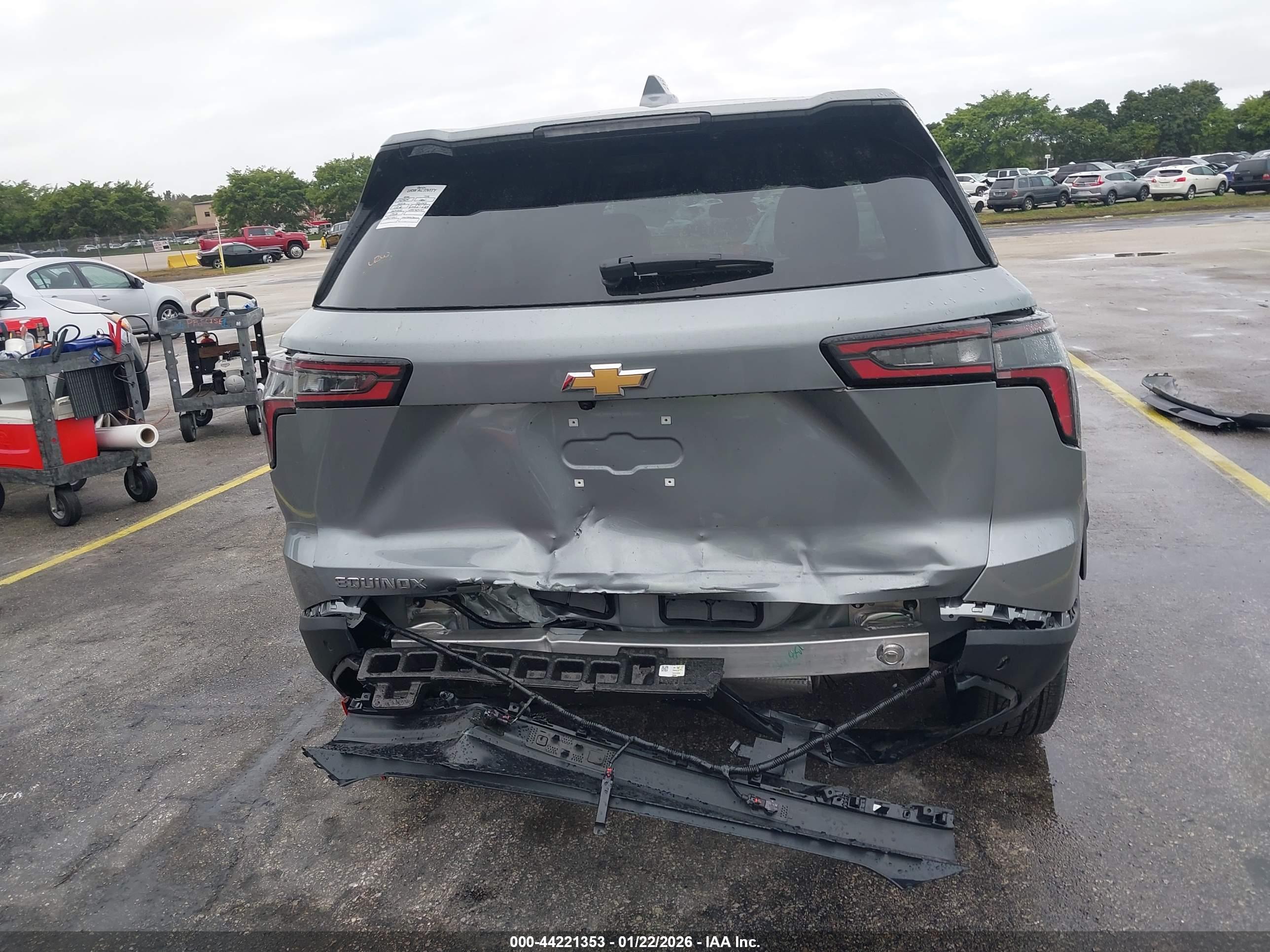 CHEVROLET EQUINOX image 6