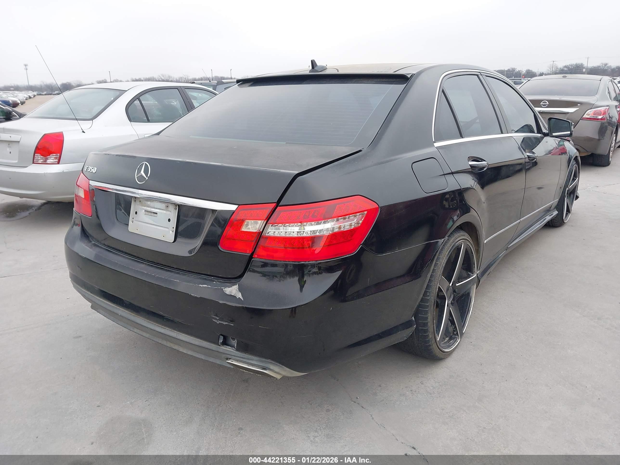 MERCEDES-BENZ E image 3
